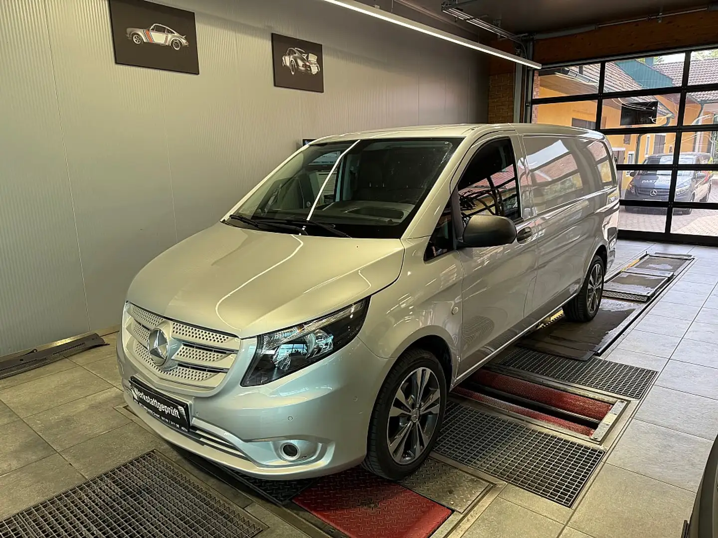 Mercedes-Benz Vito Vito 116 CDI 7G-Tronic lang **Netto 17.491 €** Argent - 1
