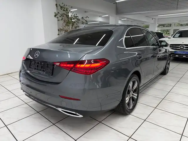 Mercedes-Benz C-Class view 3