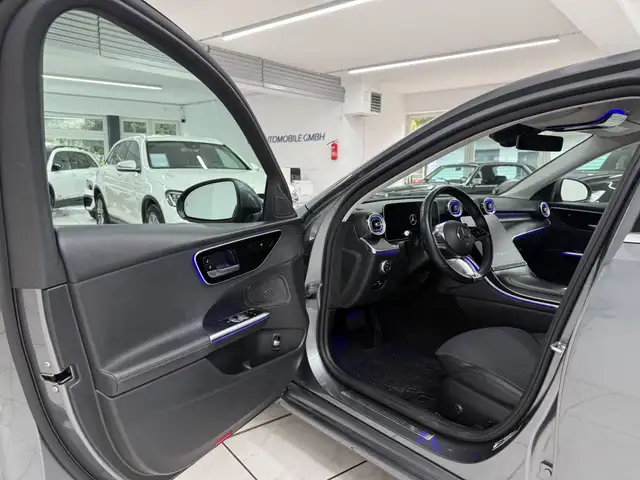 Mercedes-Benz C-Class view 6