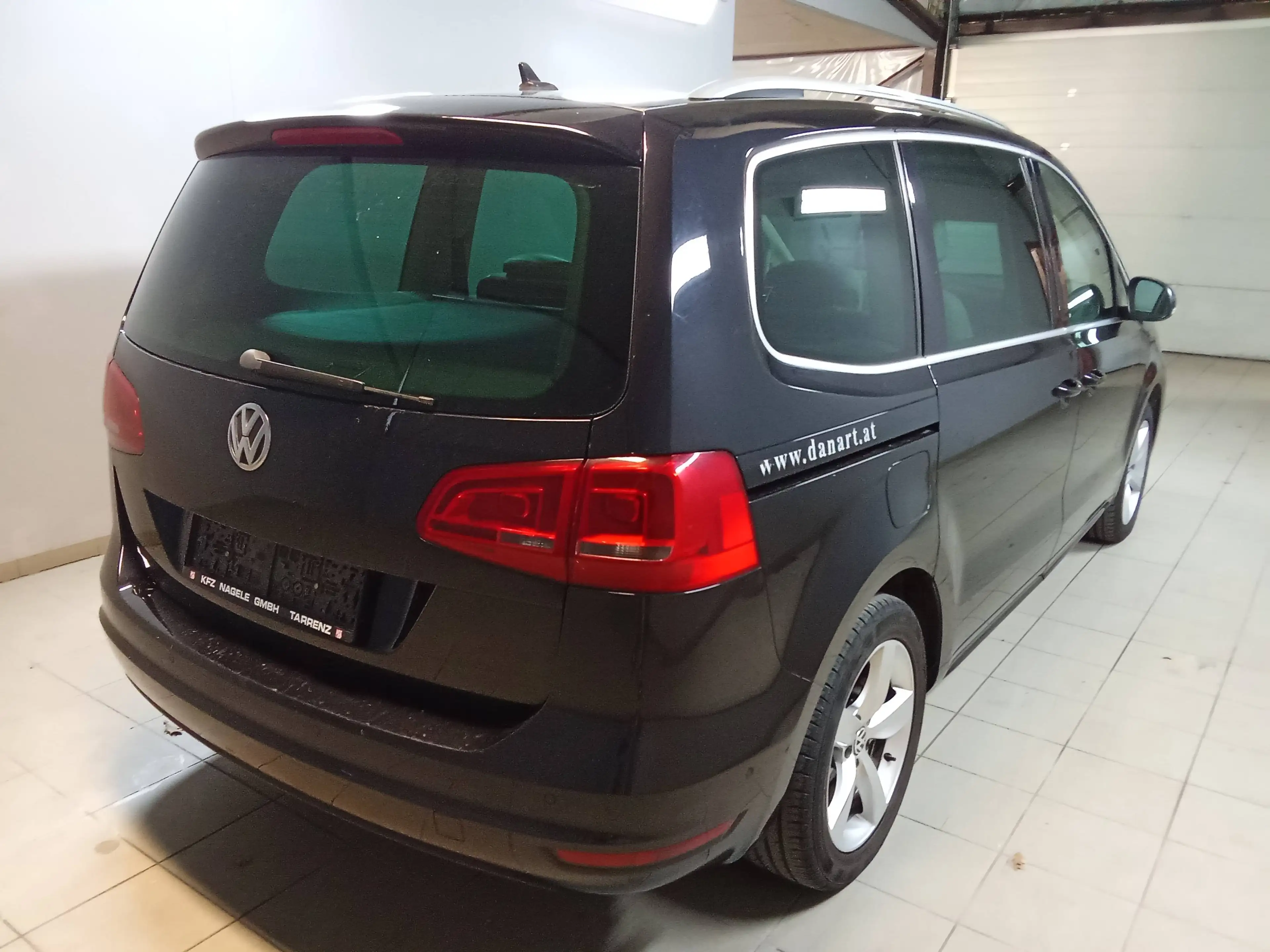Volkswagen Sharan Highline BMT — photo 4