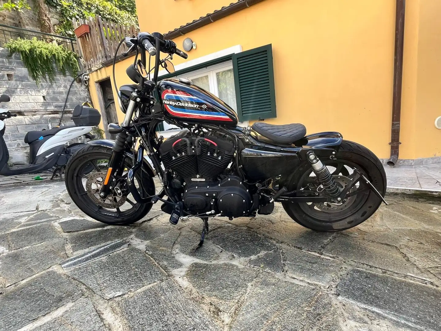 Harley-Davidson Iron 1200 Sportster XL1200NS Чорний - 2