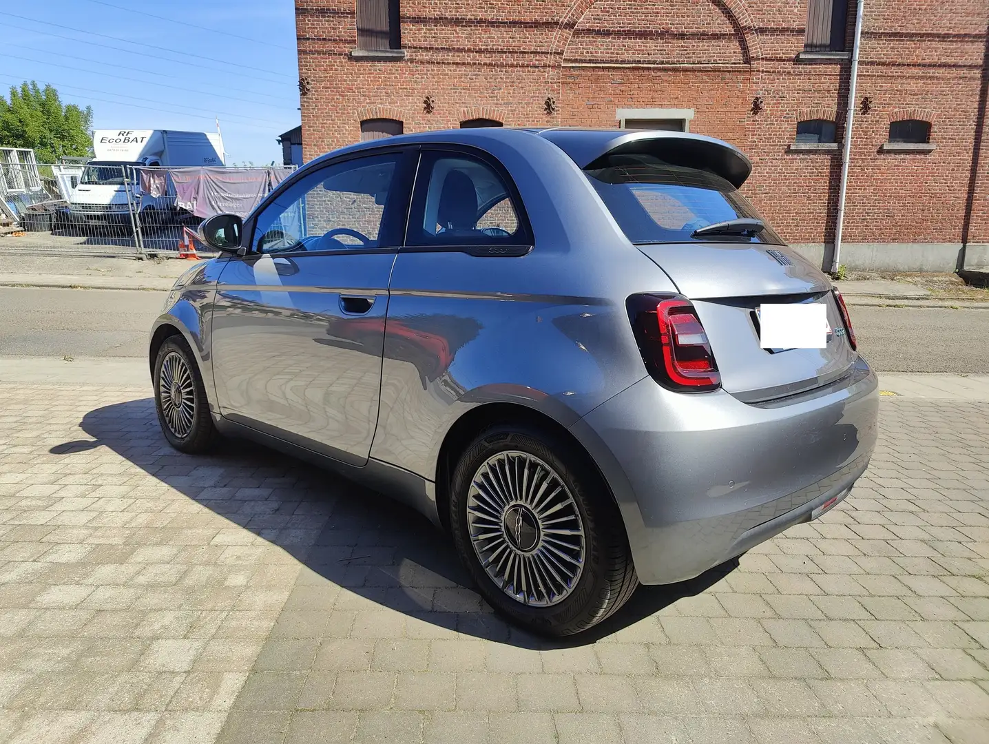 Fiat 500e 43 kWh Icon Šedá - 2