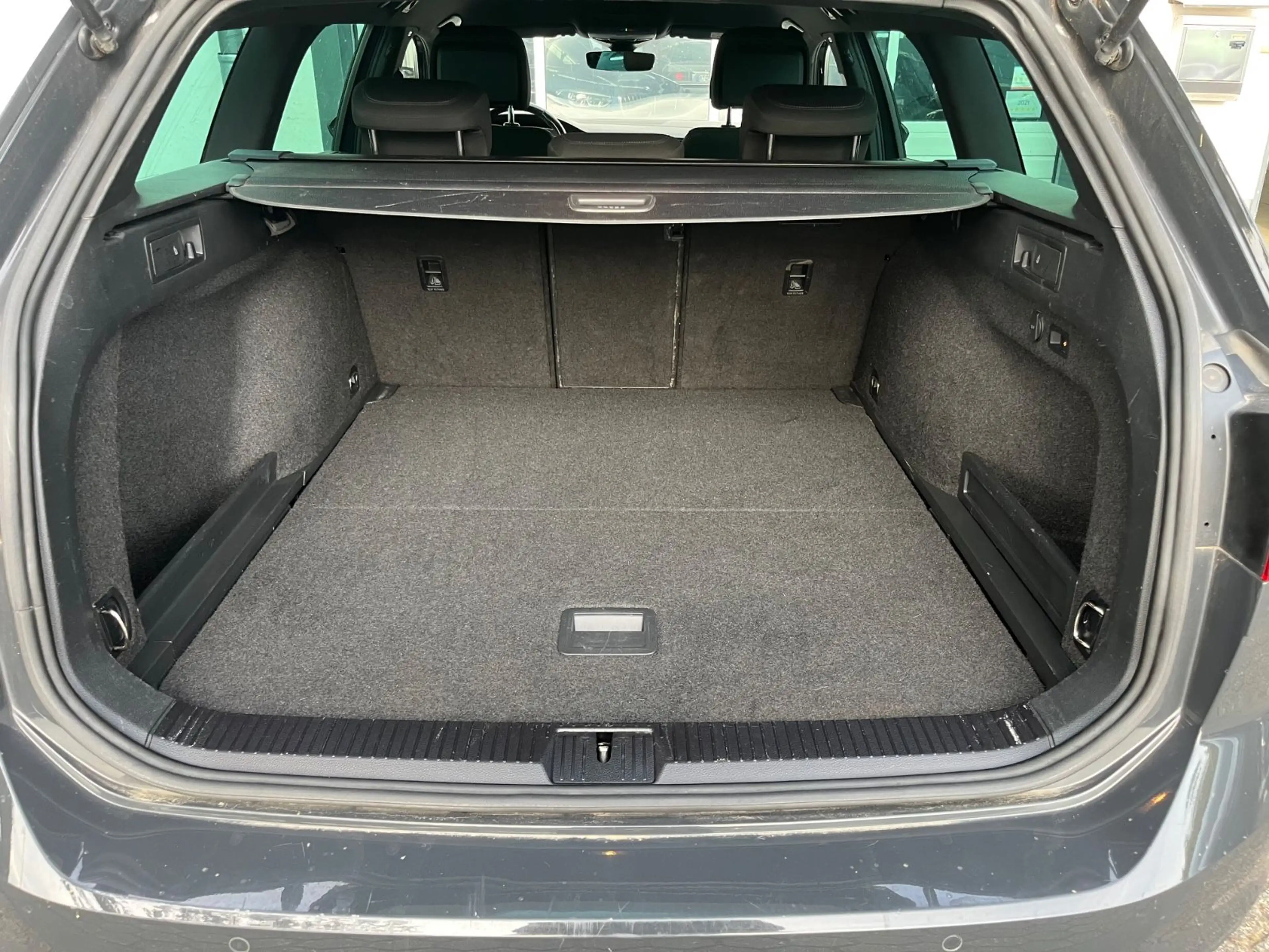 Volkswagen Passat Variant 2.0 TDI Business Navi,ACC,Kam,AHK — photo 12