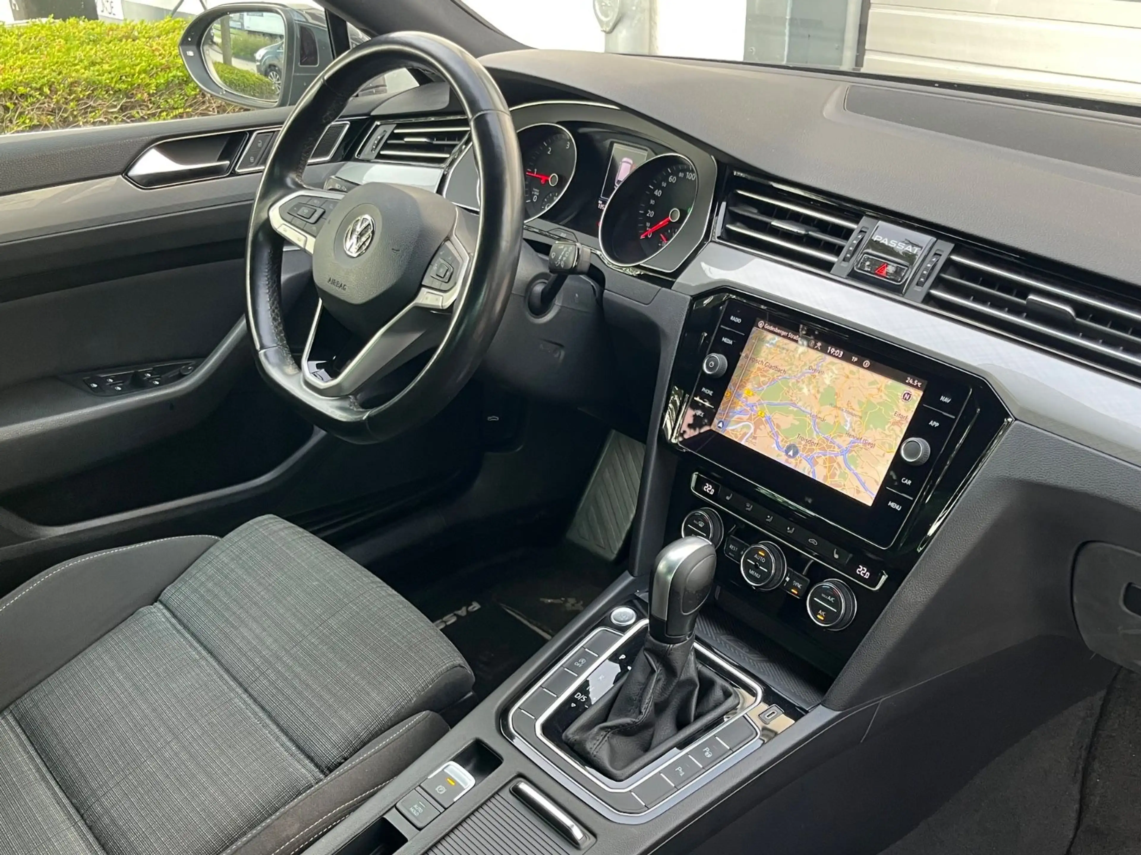 Volkswagen Passat Variant 2.0 TDI Business Navi,ACC,Kam,AHK — photo 4