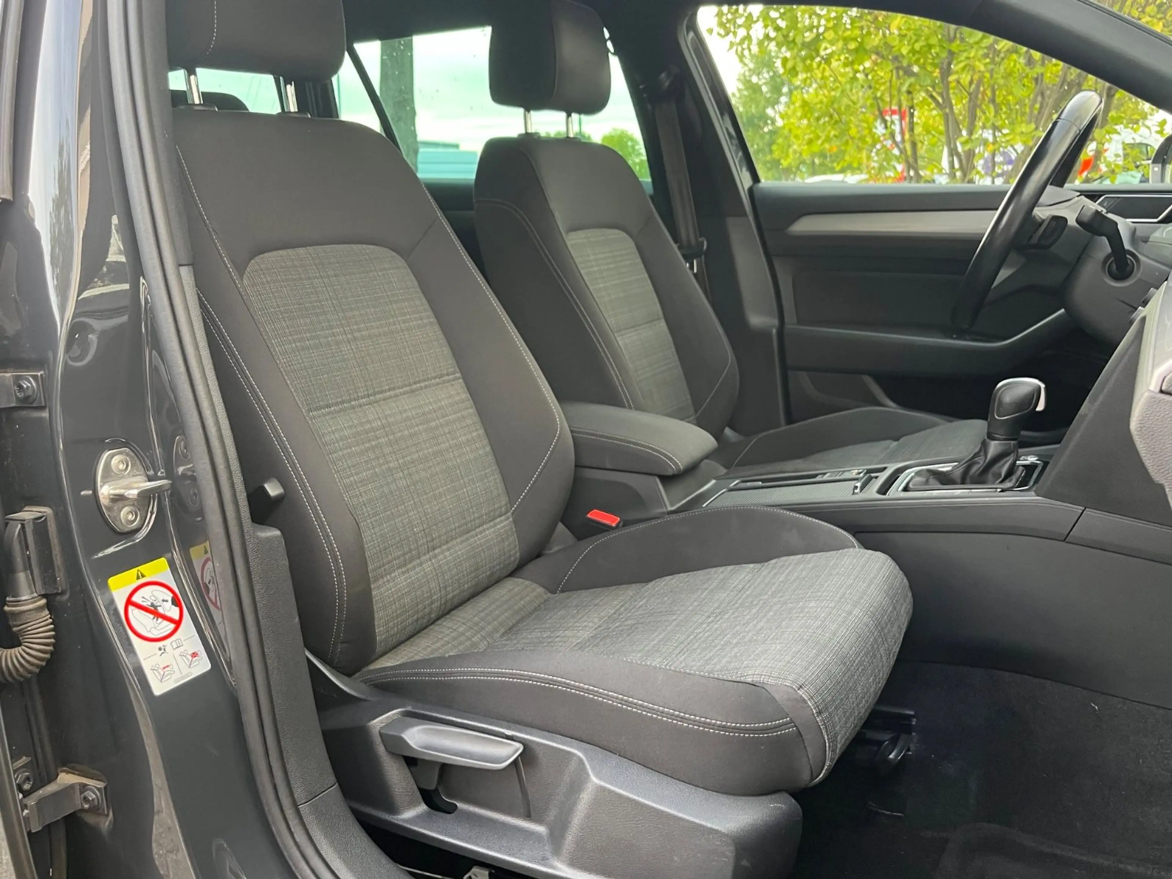 Volkswagen Passat Variant 2.0 TDI Business Navi,ACC,Kam,AHK — photo 6
