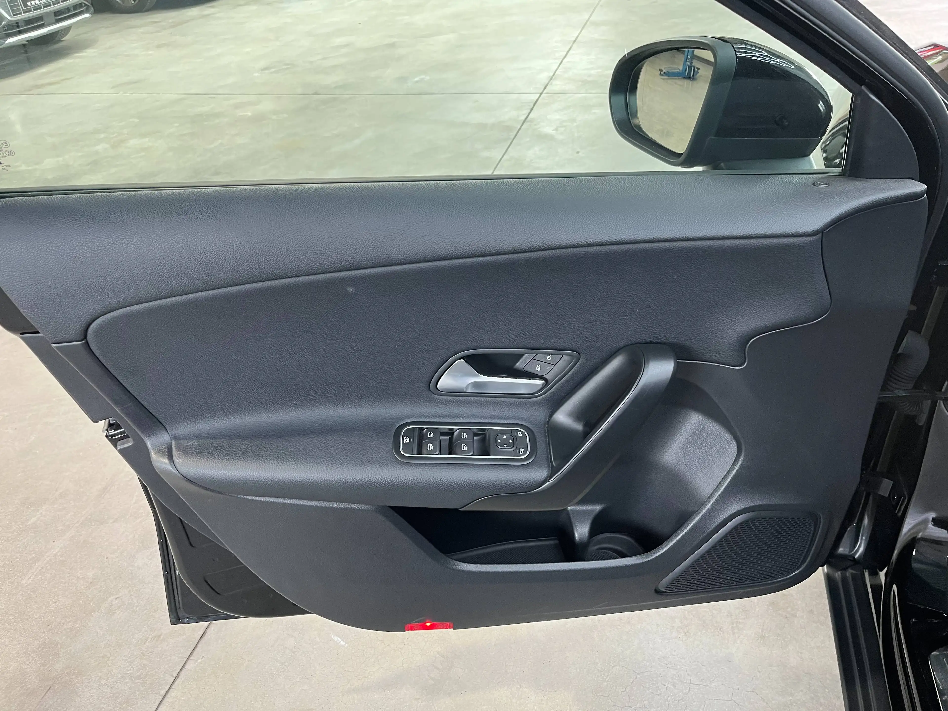 Mercedes-Benz A 180 d - Boite Auto - TVA récupérable — photo 11