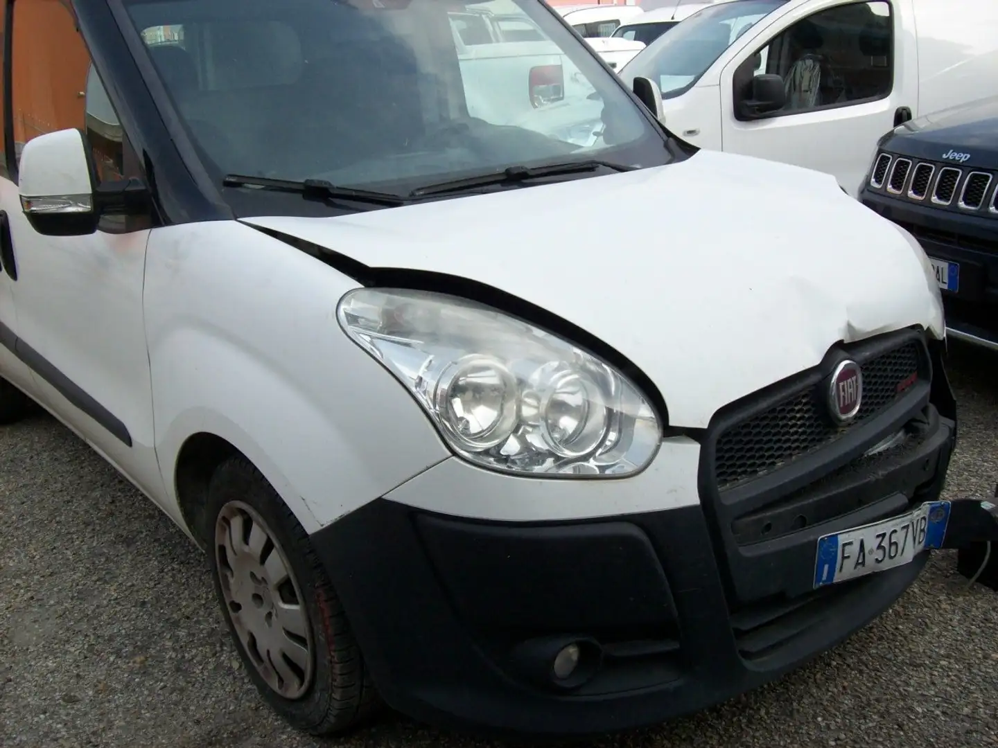 Fiat Doblo 2.O MJT FURGONE VETRATO sinistrato Blanc - 2