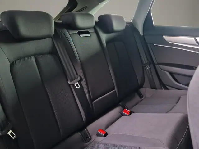 Audi A6 view 13