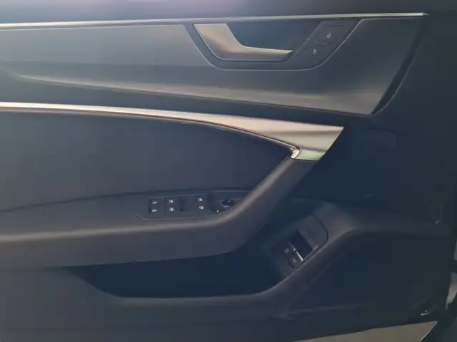 Audi A6 view 12