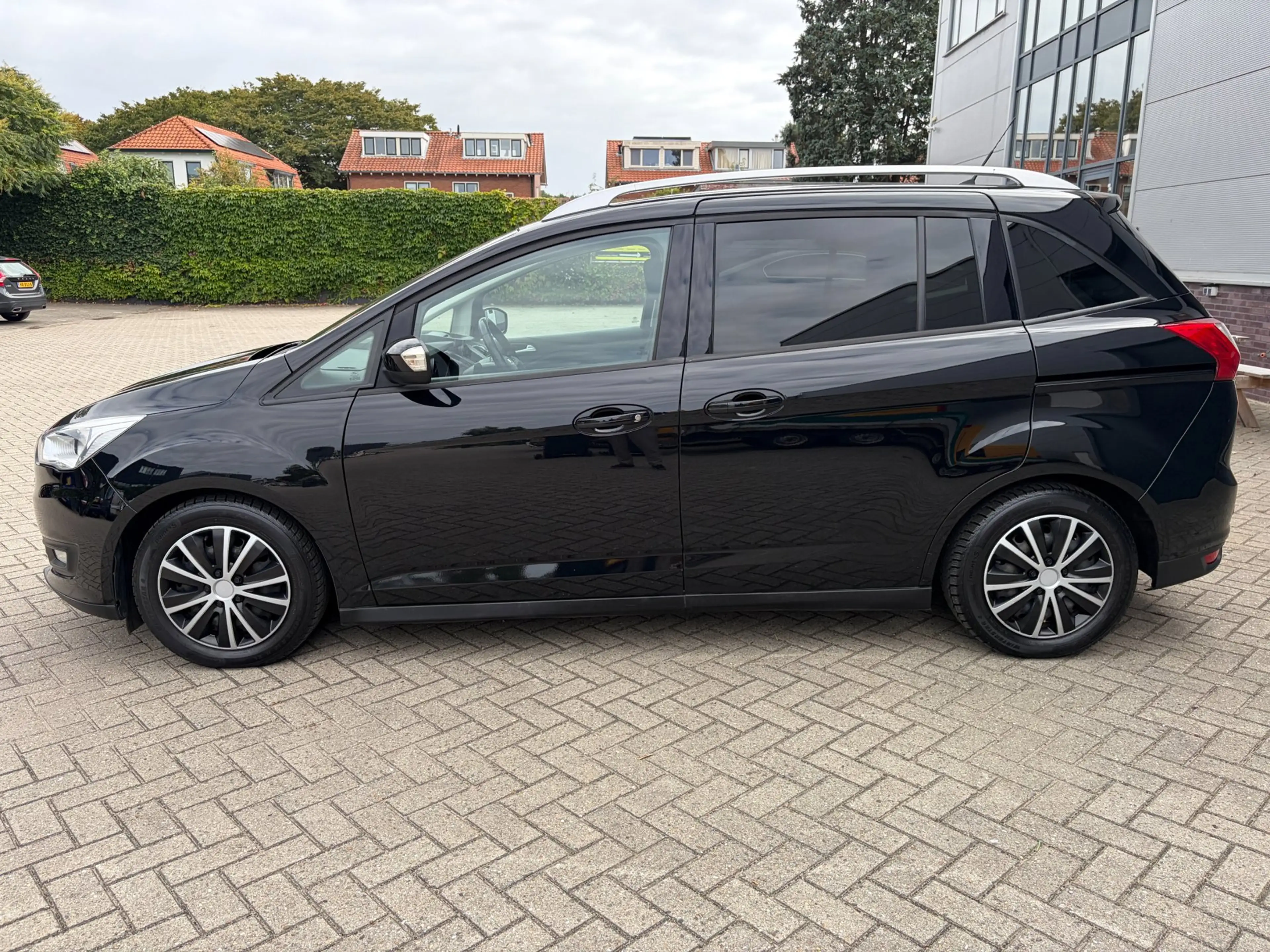 Ford Grand C-Max 1.0 Trend 7pers / Navi / PDC / Trekhaak — photo 3