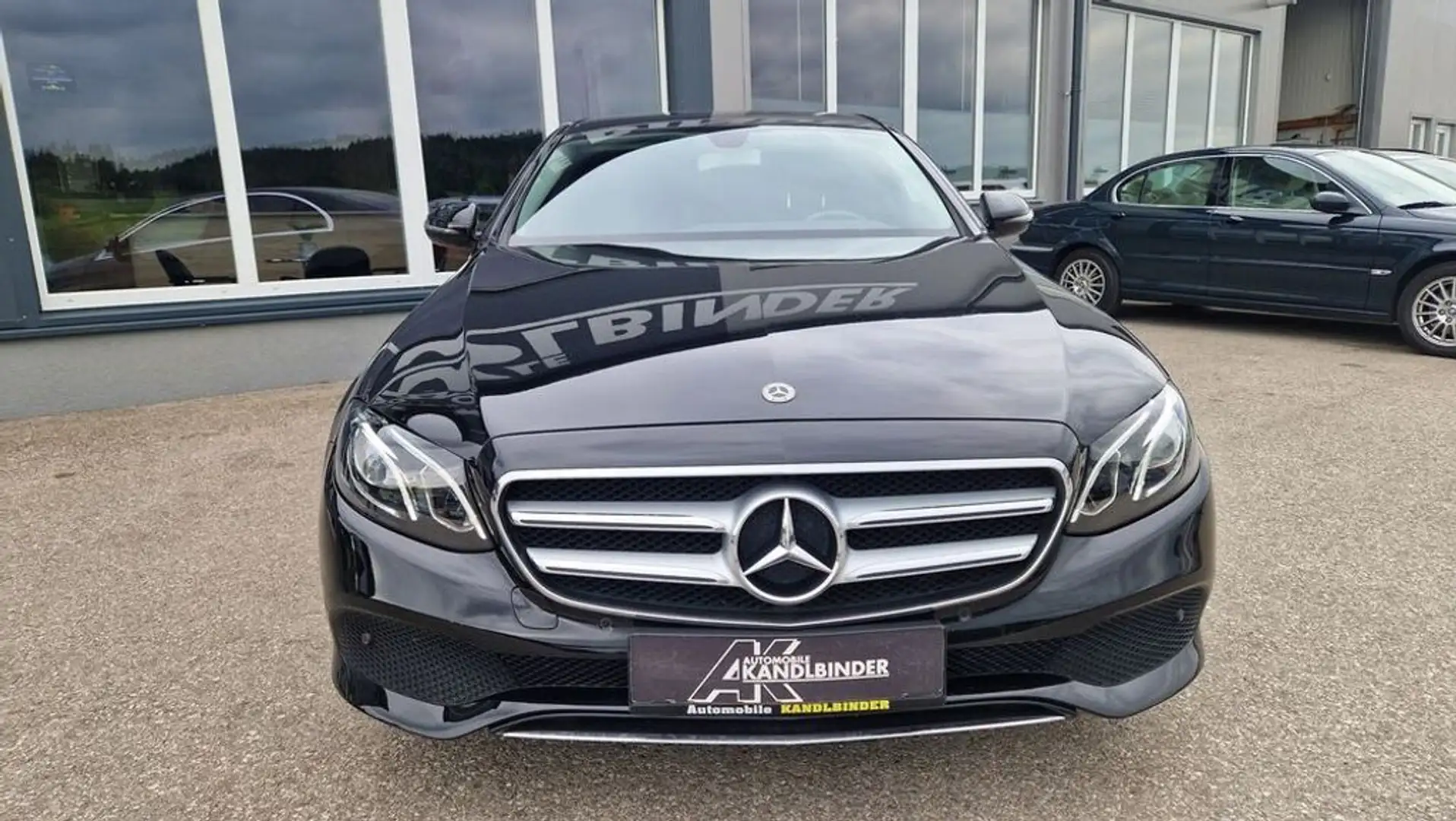 Mercedes-Benz E 200 d aut. AMG Line ''Finanzierung möglich '' Schwarz - 2