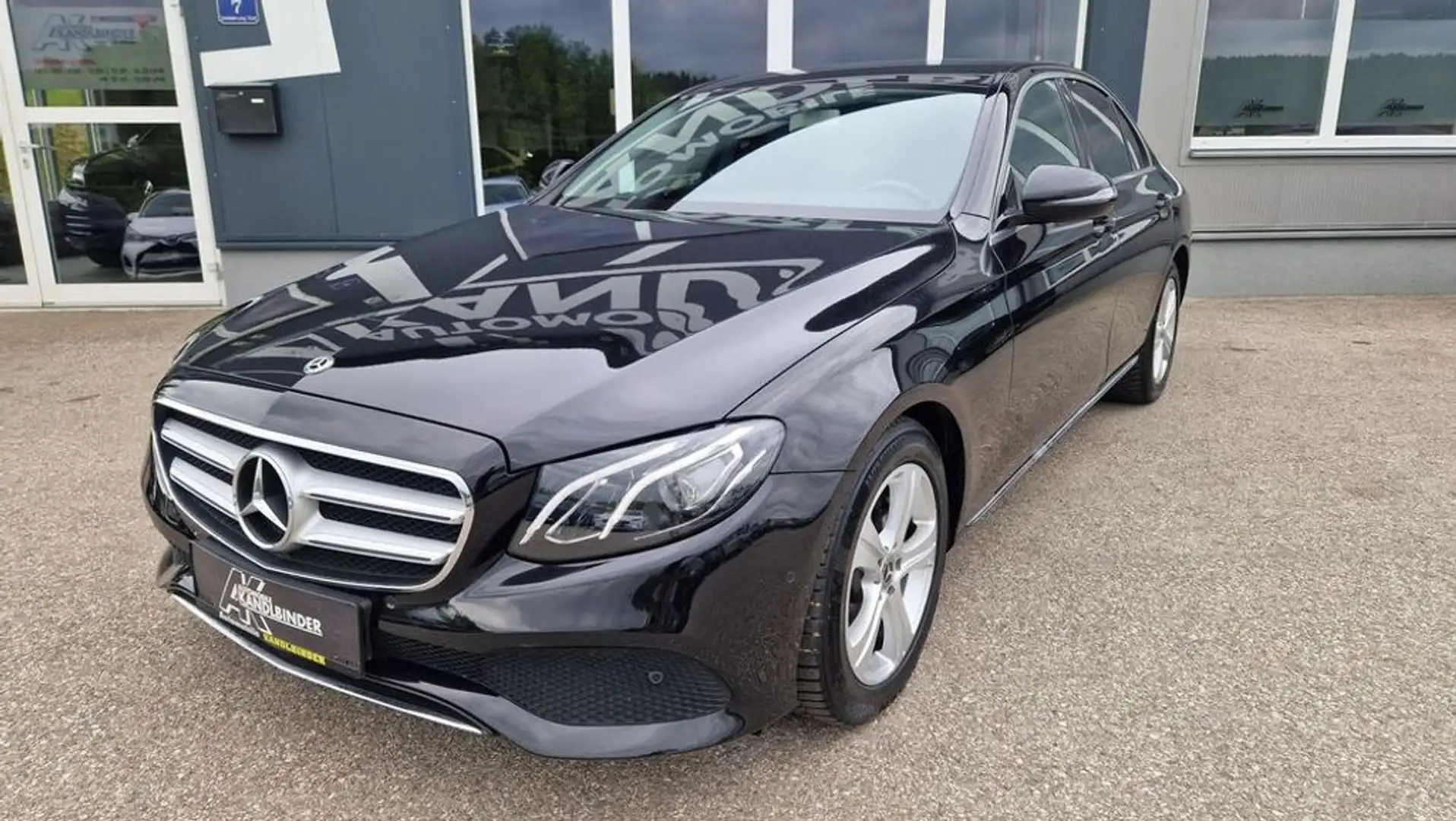 Mercedes-Benz E 200 d aut. AMG Line ''Finanzierung möglich '' Schwarz - 1