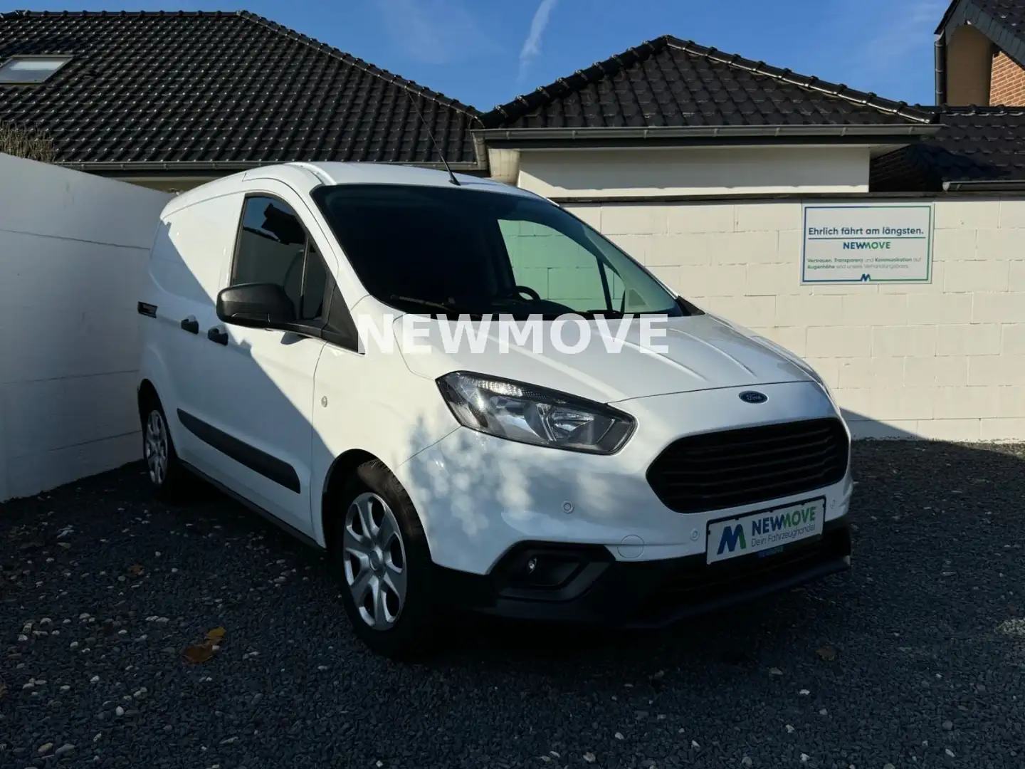 Ford Transit Courier 1.5 TDCi PDC SHZ Carplay Navi Weiß - 1