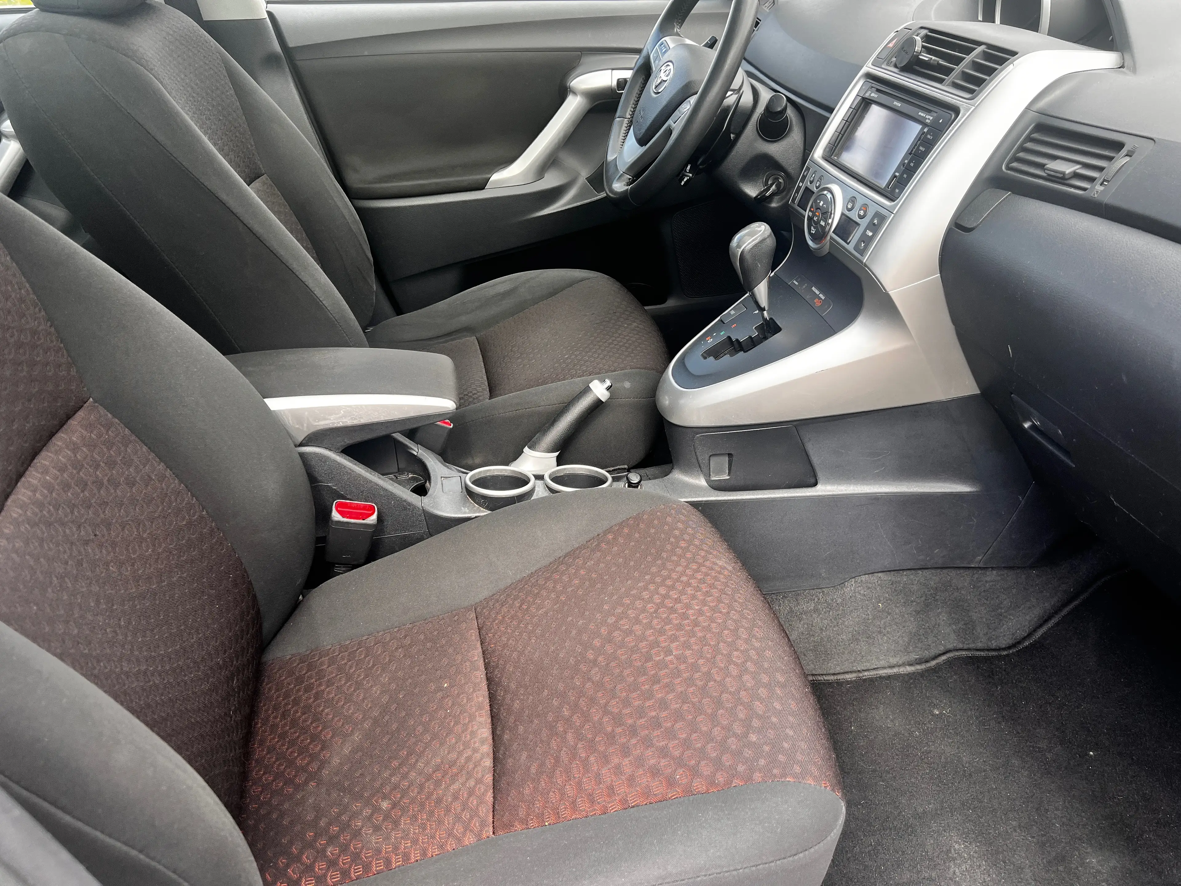 Toyota Verso Verso 1.8i Executive Multidrive S 7pl. — photo 8