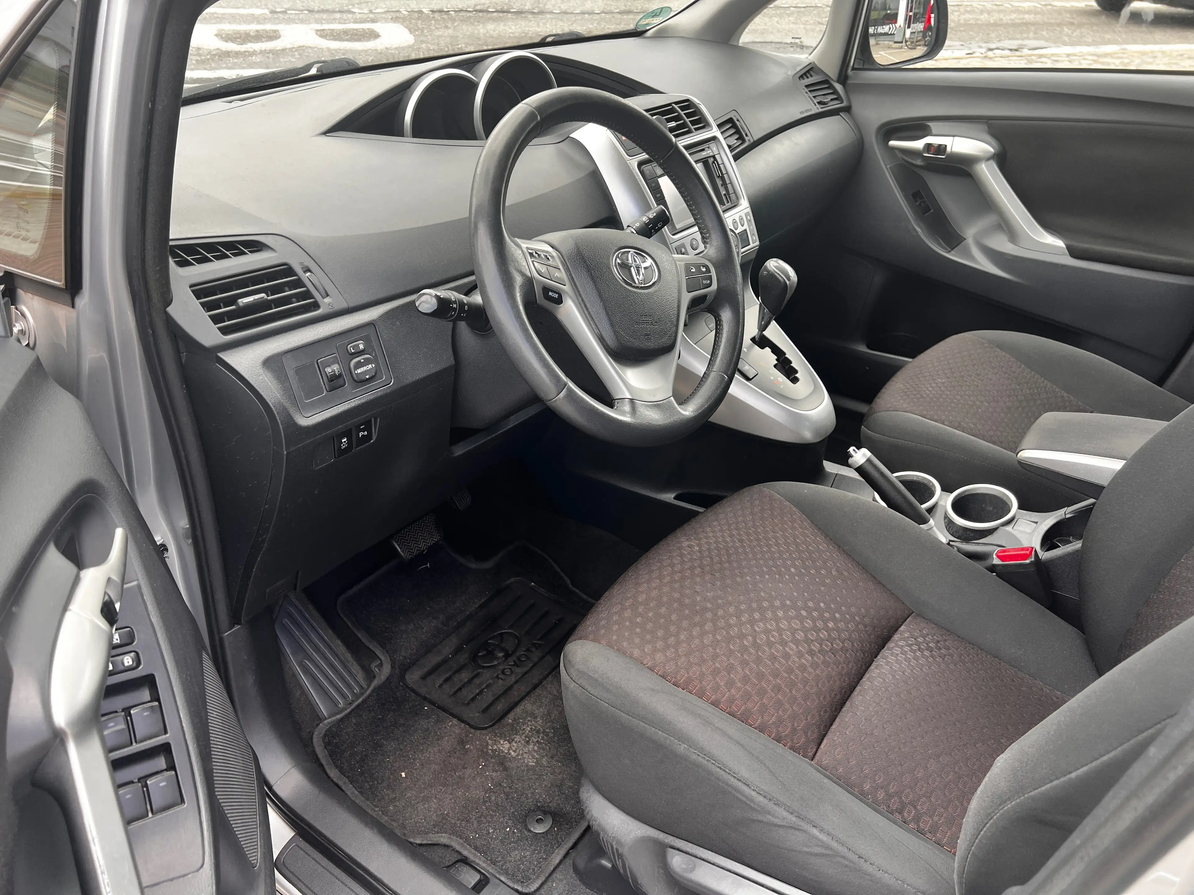 Toyota Verso Verso 1.8i Executive Multidrive S 7pl. — photo 6