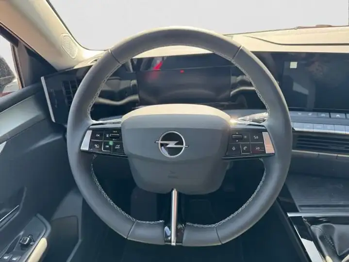 Opel Astra 2025, foto 12