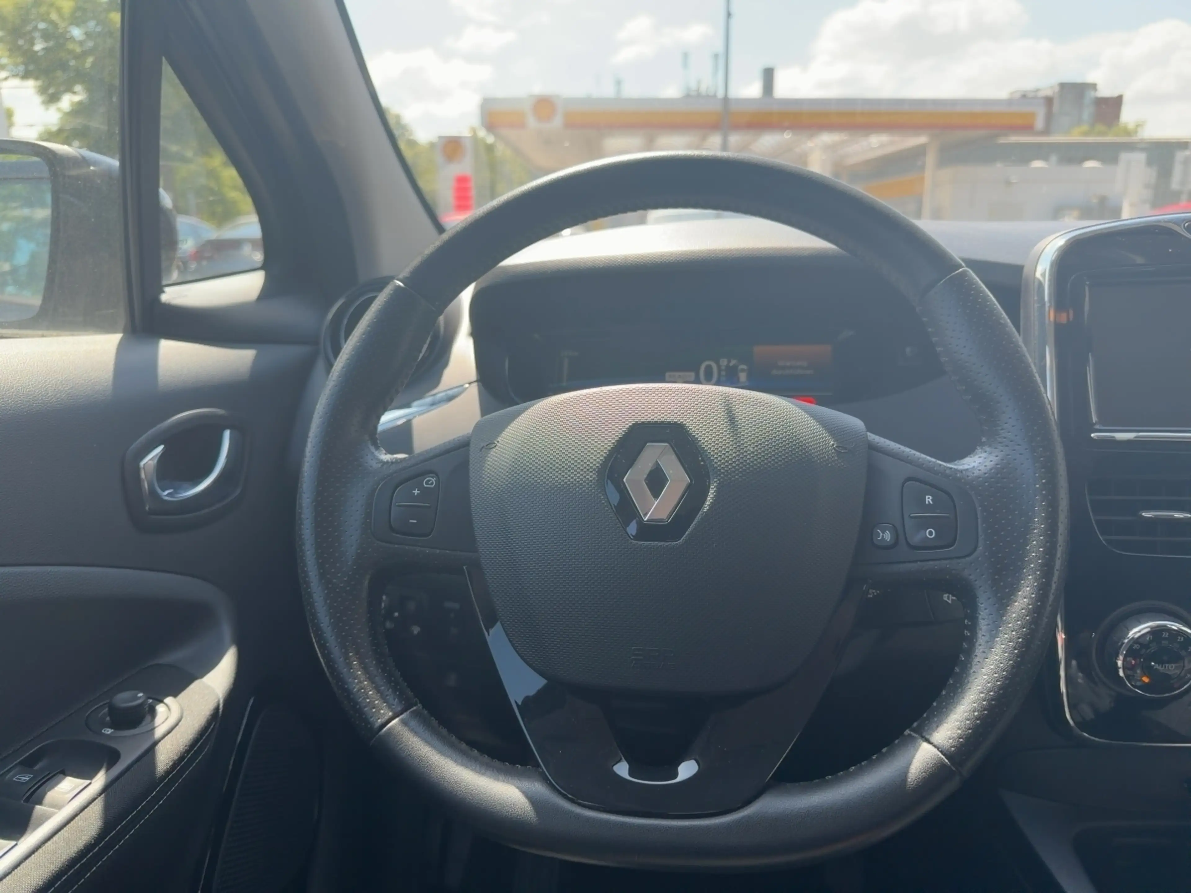 Renault ZOE LIFE — photo 10