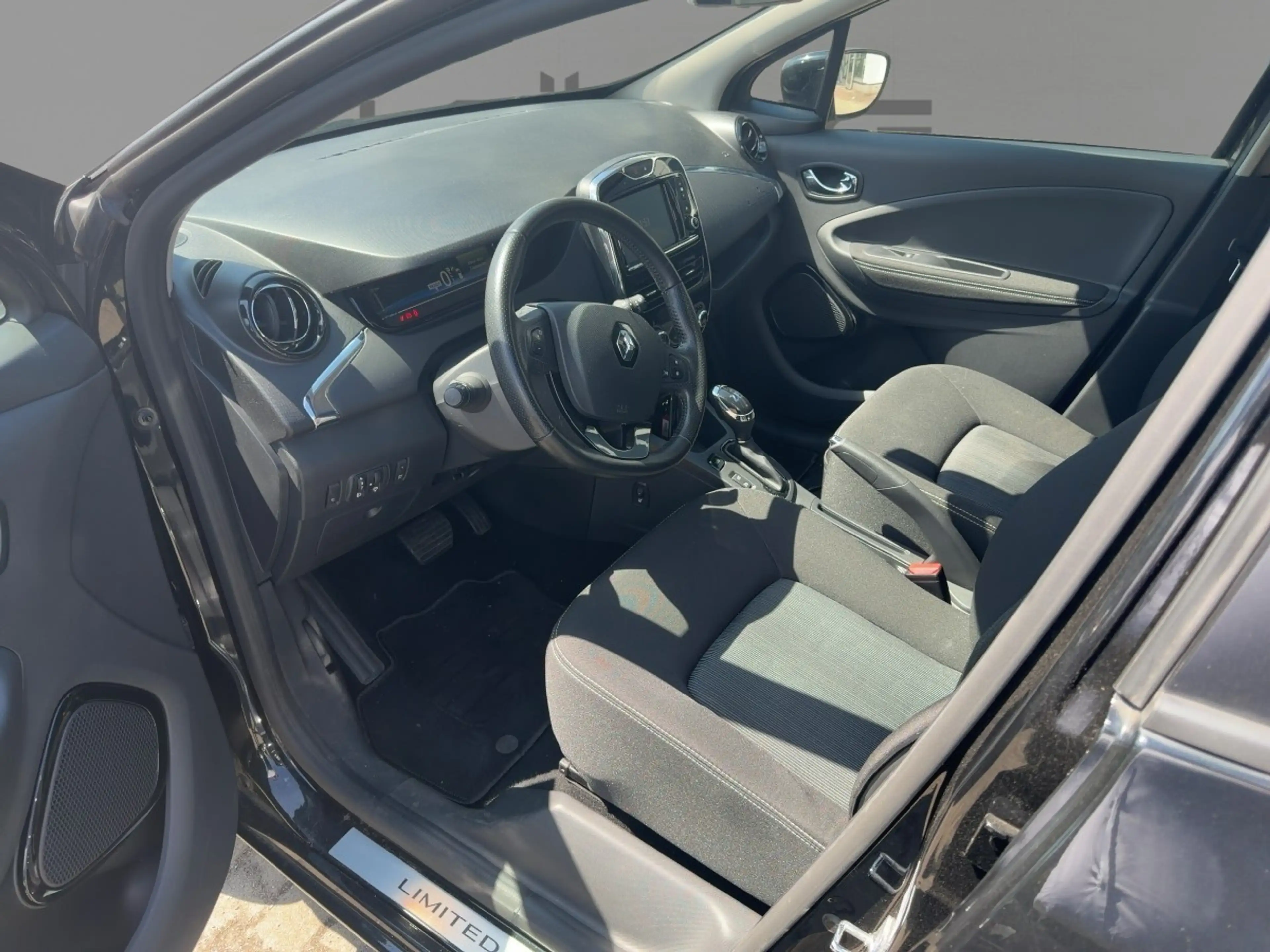 Renault ZOE LIFE — photo 7