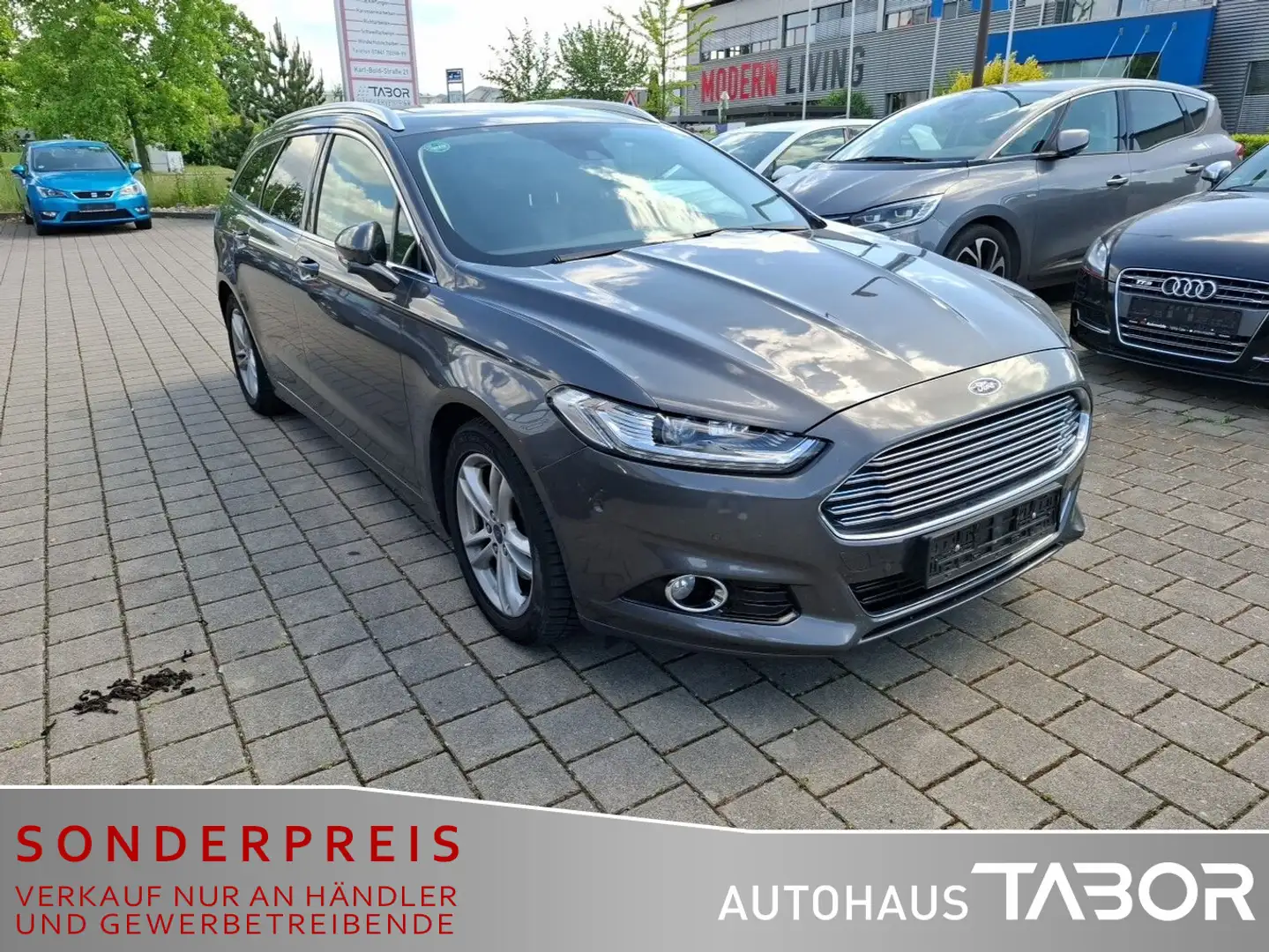 Ford Mondeo Turnier 2.0 TDCi Tit AWD Aut Nav ACC Pano Ezüst - 2