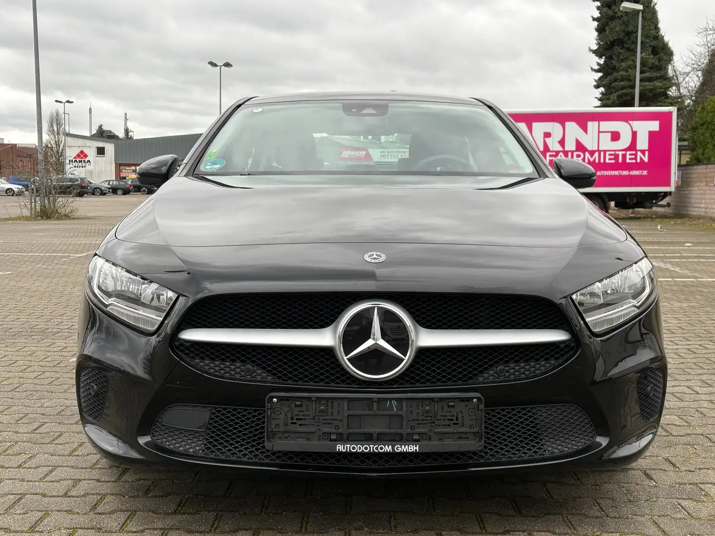 Mercedes-Benz A 180 A 180 7G-DCT *LIMO*MBUX*AHK*PARKASSSIST* Schwarz - 1