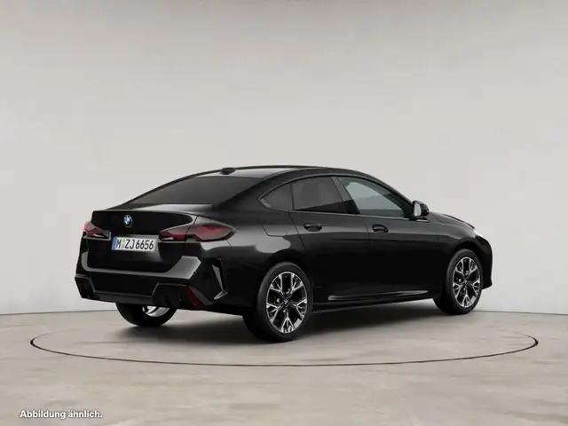 BMW 2 Series view 2
