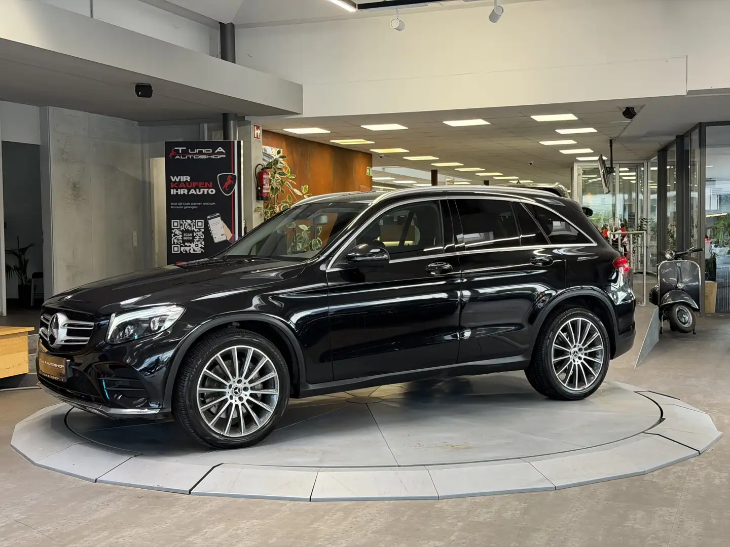 Mercedes-Benz GLC 220 d 4 Matic AMG-Paket Aut. *20Zoll*Kamera*Anhängerku Schwarz - 2