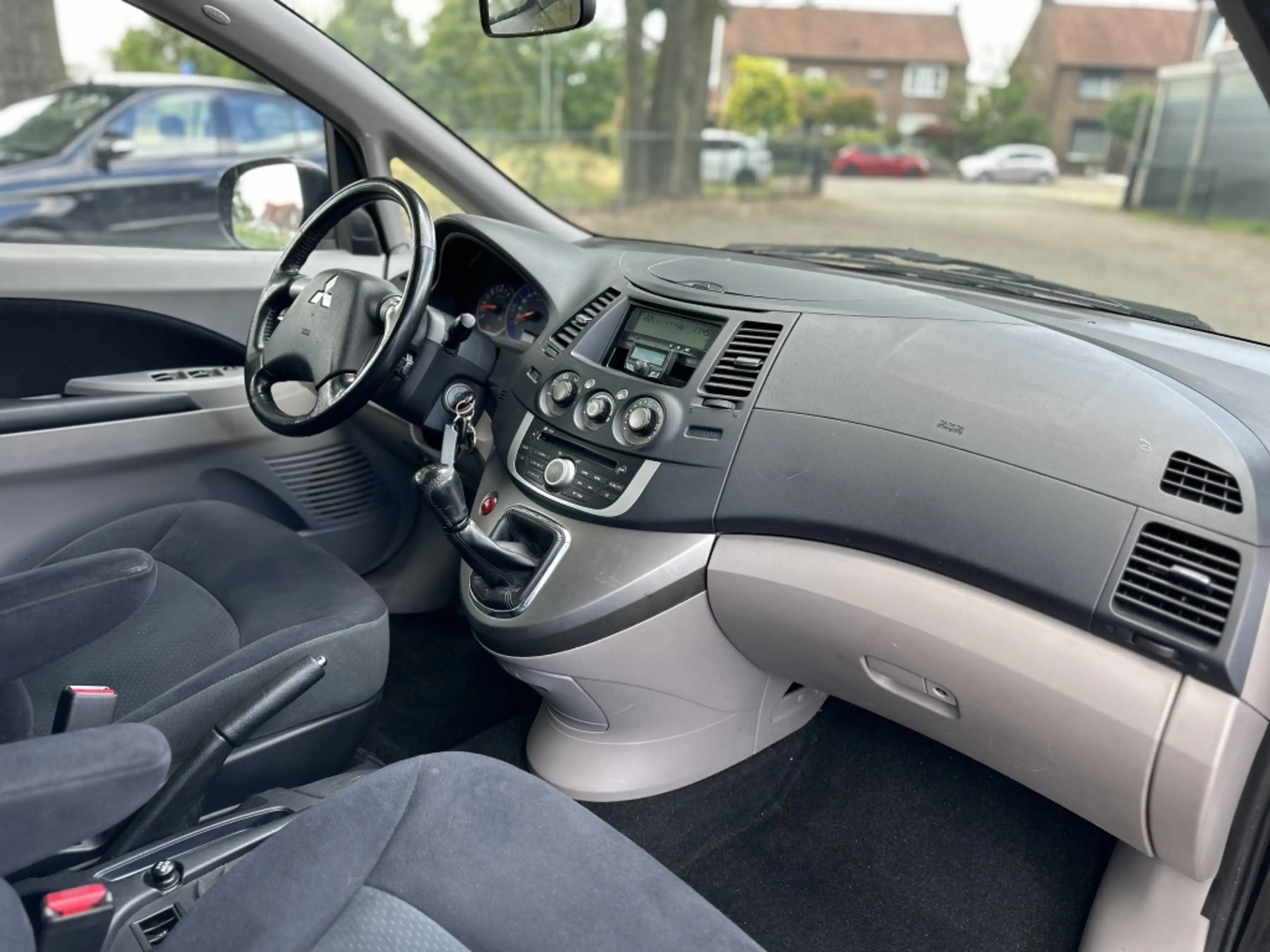 Mitsubishi Grandis 2.4-16V Limited 7 PERSOONS *NAP*TREKHAAK*AIRCO*PDC — photo 15
