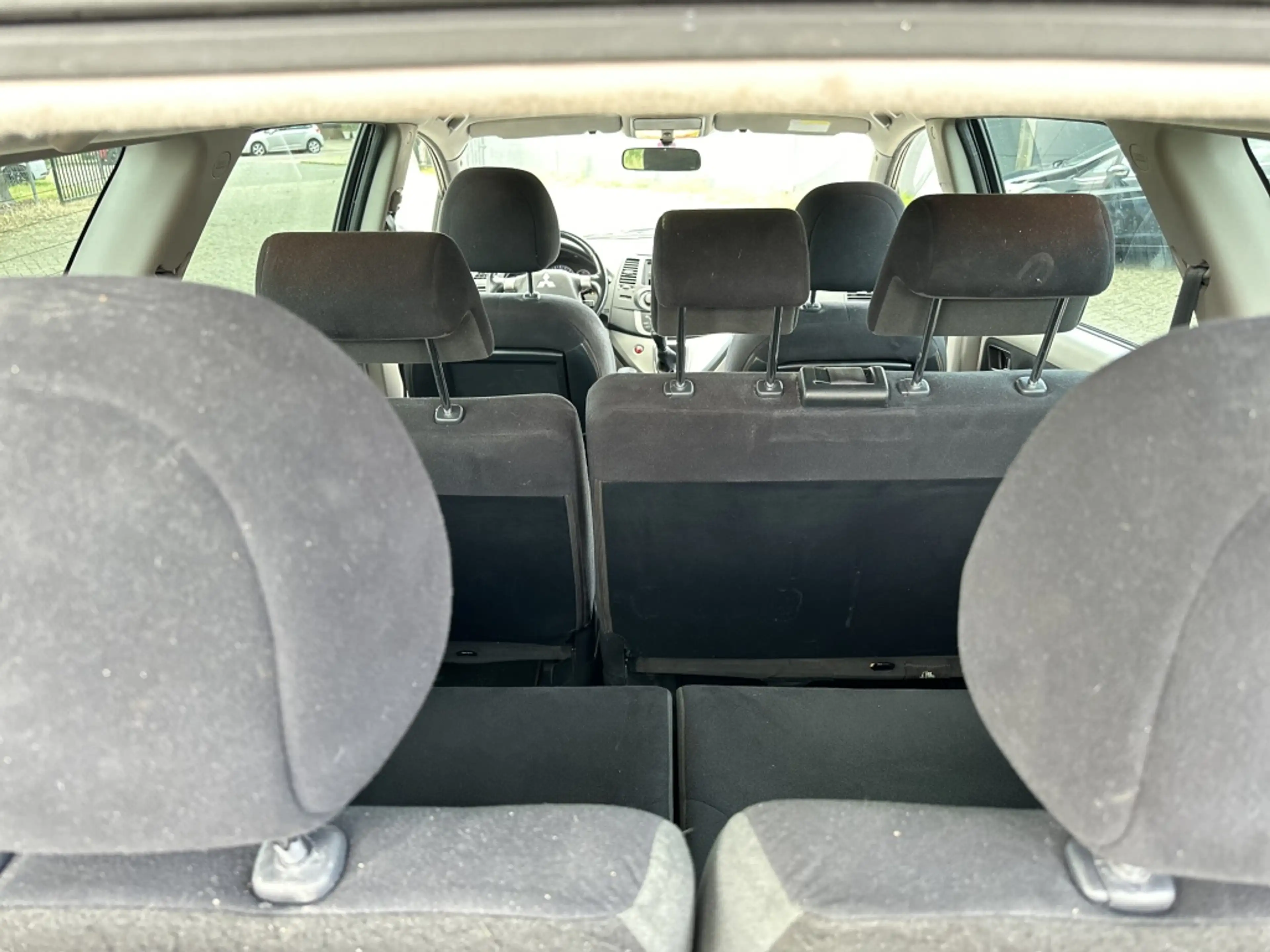 Mitsubishi Grandis 2.4-16V Limited 7 PERSOONS *NAP*TREKHAAK*AIRCO*PDC — photo 13