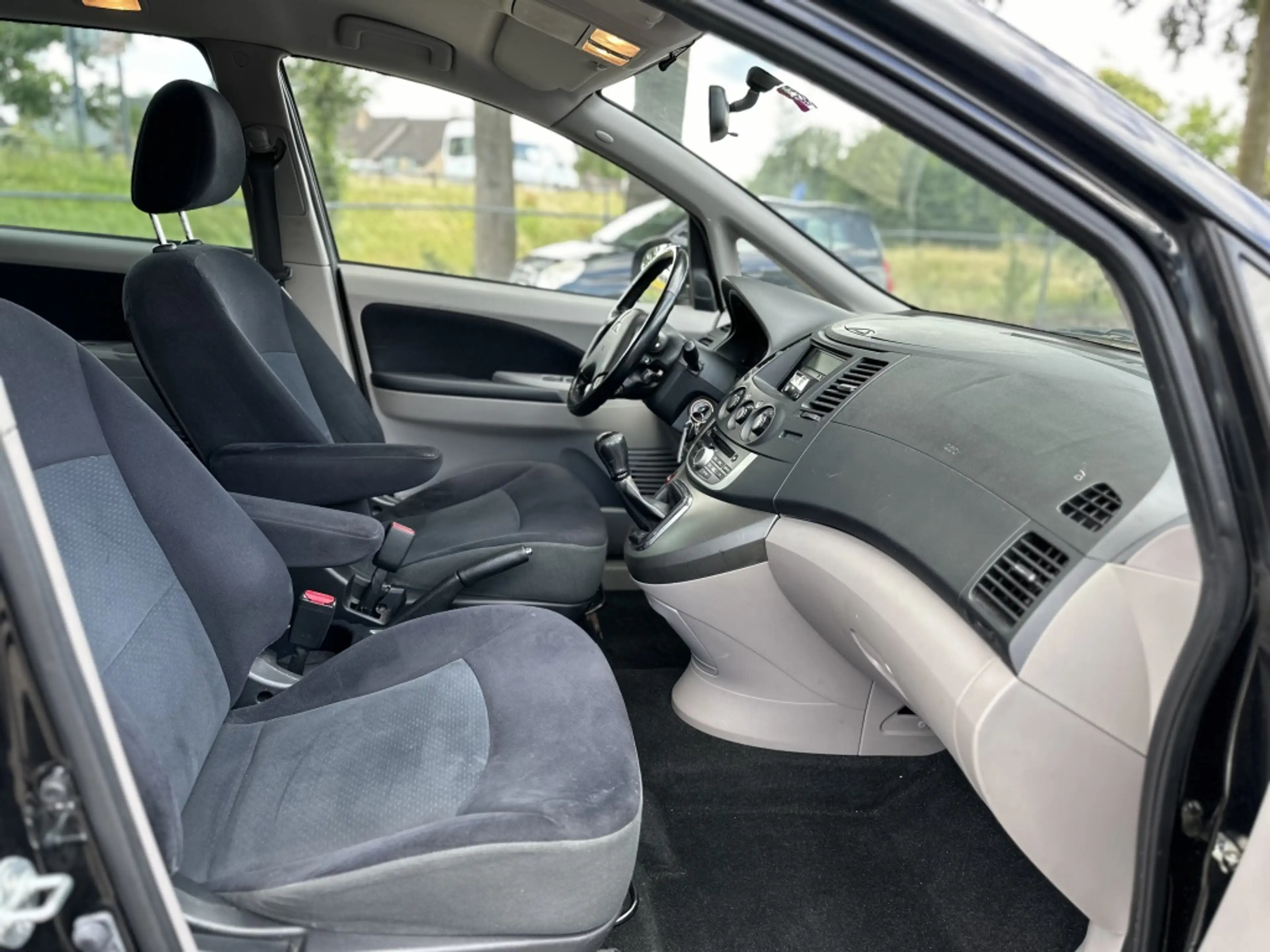 Mitsubishi Grandis 2.4-16V Limited 7 PERSOONS *NAP*TREKHAAK*AIRCO*PDC — photo 14