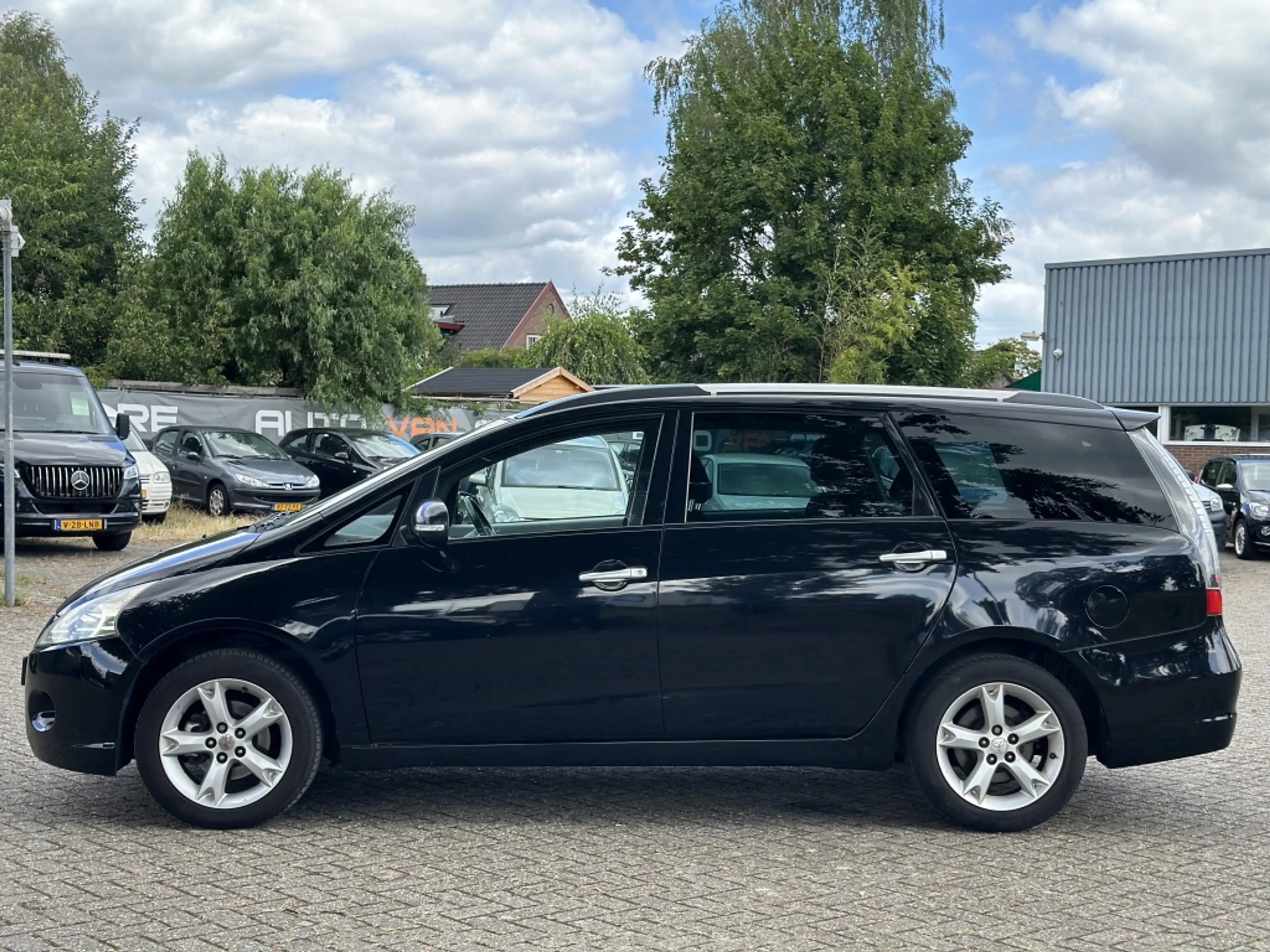 Mitsubishi Grandis 2.4-16V Limited 7 PERSOONS *NAP*TREKHAAK*AIRCO*PDC — photo 2