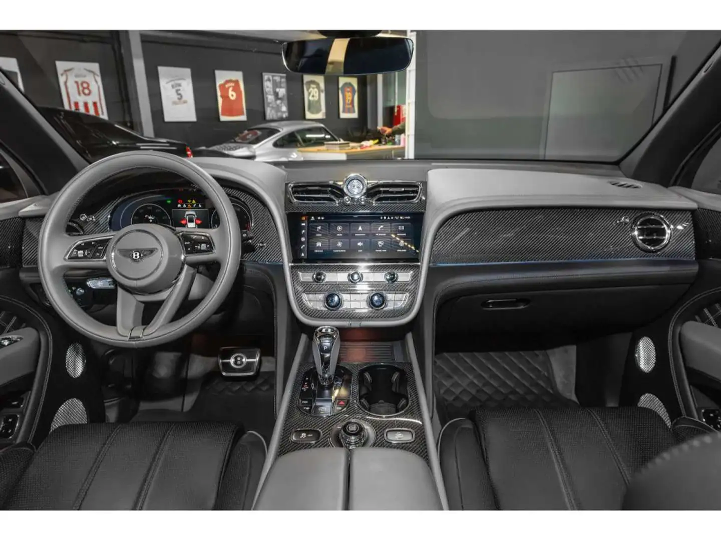 Bentley Bentayga V8 FIRST EDITION **STARTECH**LED/MULLINER/VOLL Noir - 2