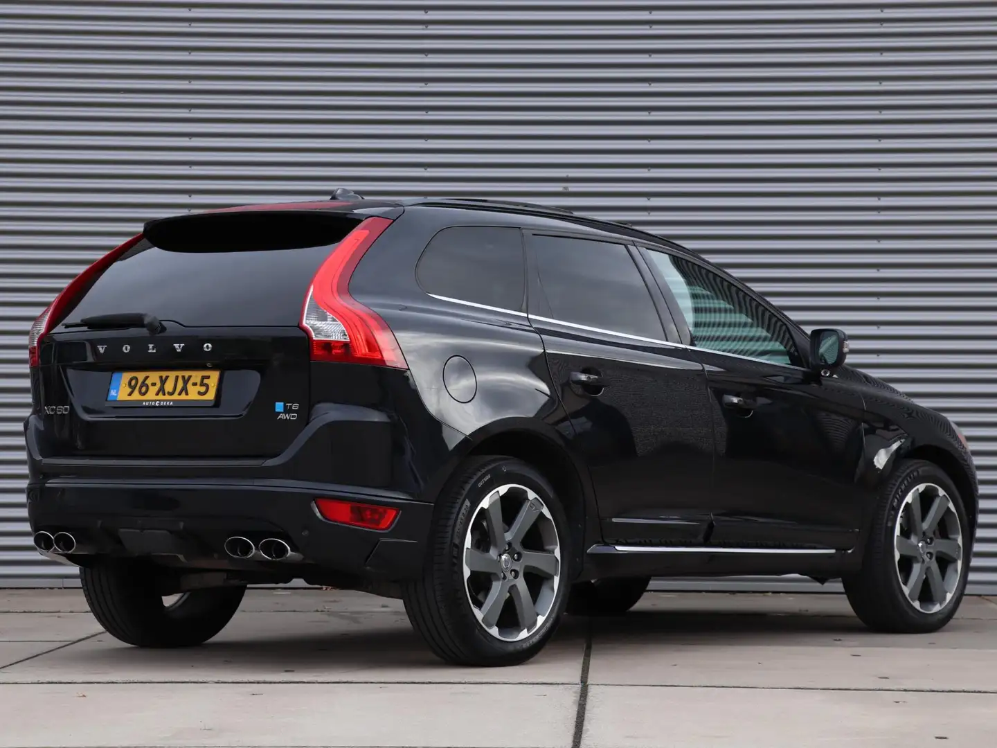 Volvo XC60 3.0 T6 AWD Summum *Panodak*Leder* Zwart - 2