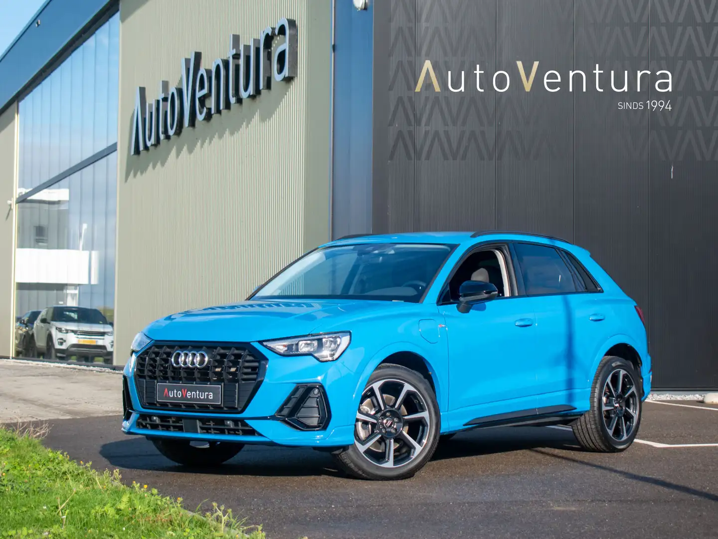 Audi Q3 45 TFSI e S edition | Stoelverwarming | Virtual co Blauw - 1