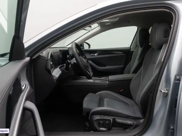 Volkswagen Passat 2024, foto 19