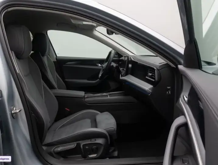 Volkswagen Passat 2024, foto 24