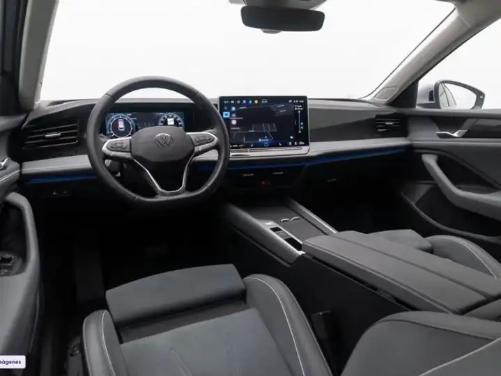 Volkswagen Passat 2024, foto 36