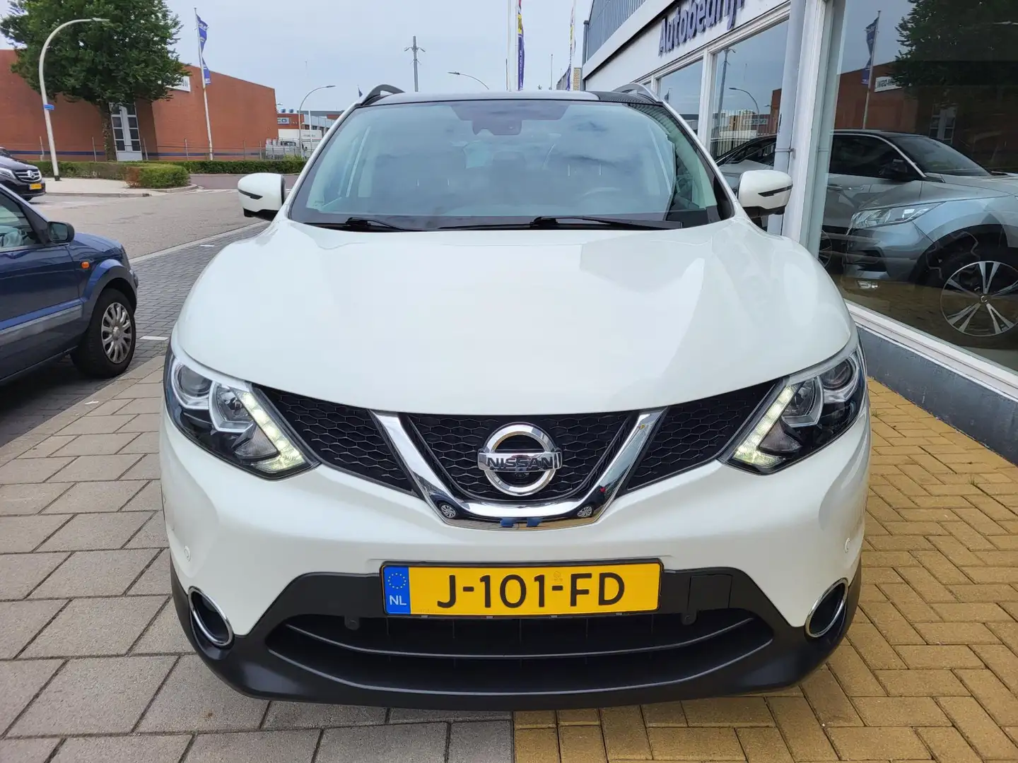Nissan Qashqai 1.2 Tekna / 74.000 / Camera / Airco / Blanco - 2