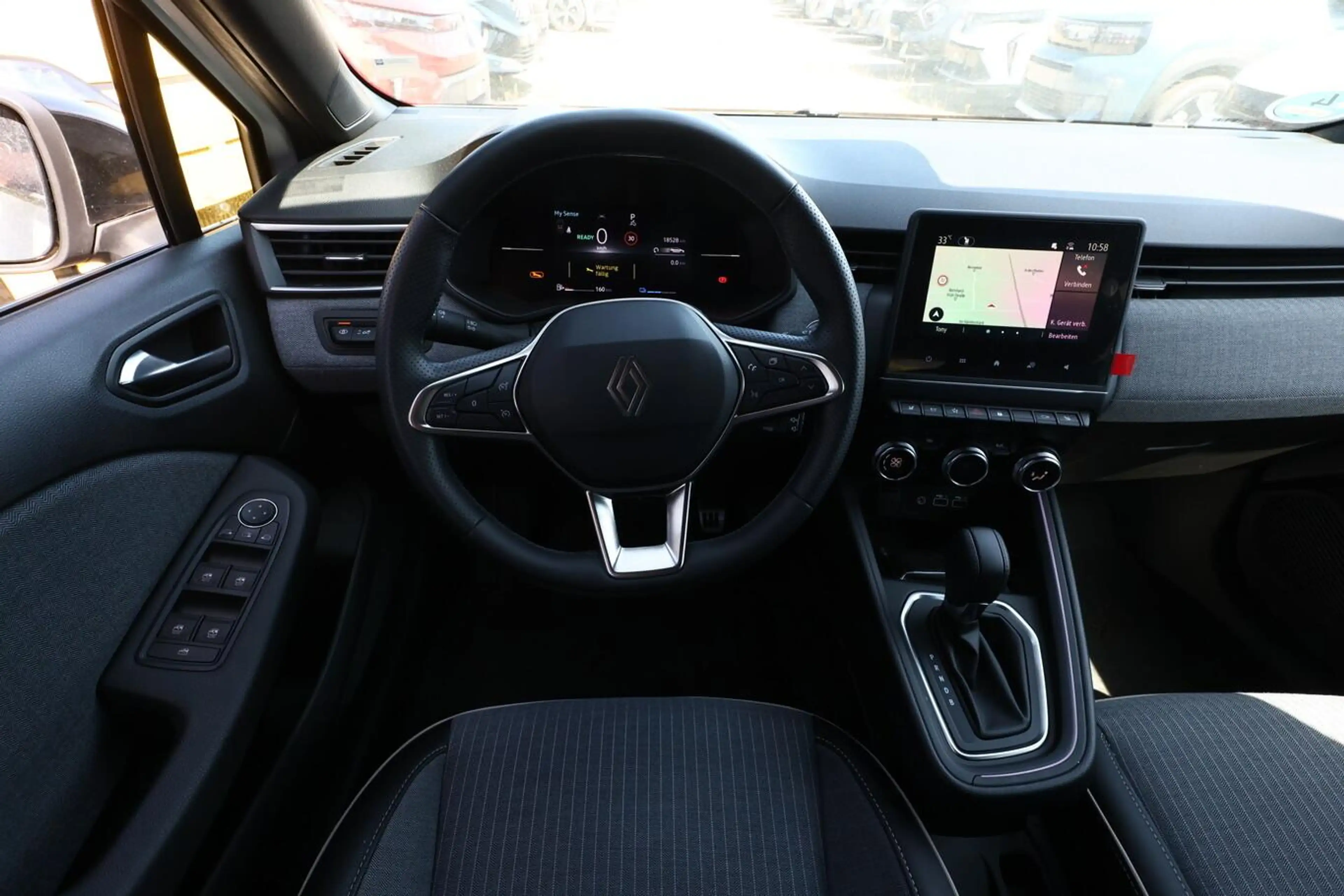 Renault Clio Techno V 1.6 E-TECH Hybrid 145 LED 360° PDC 69 ... — photo 7