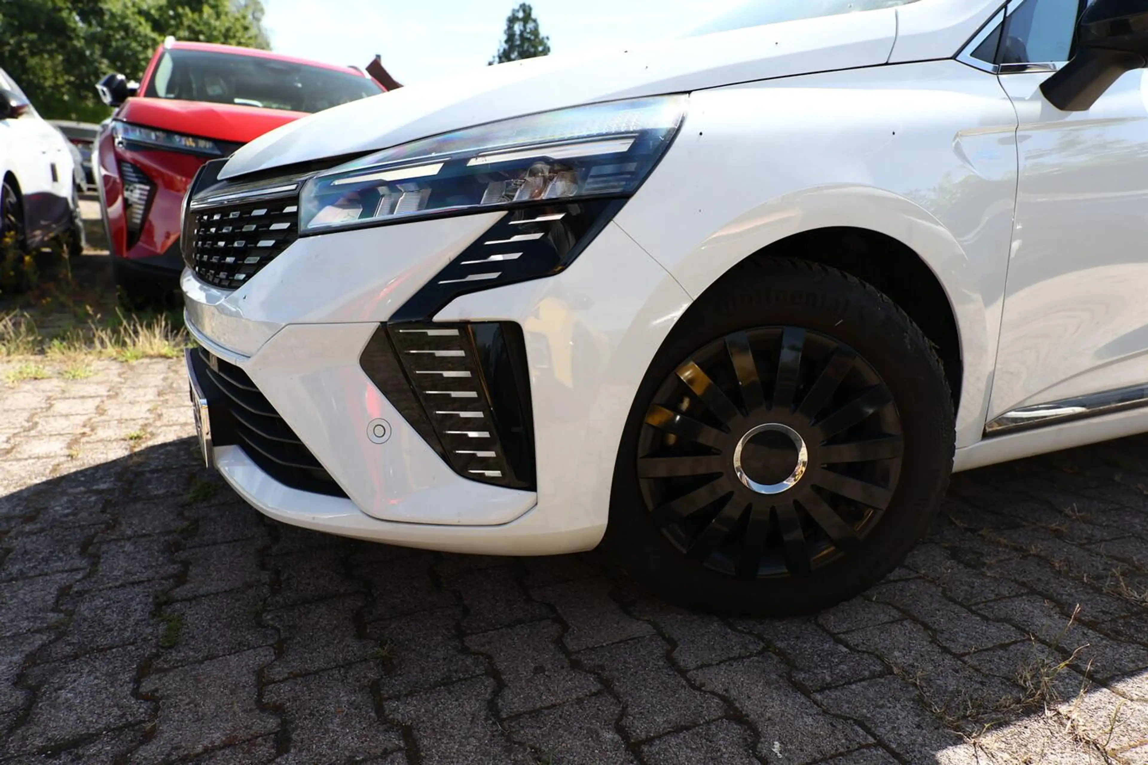 Renault Clio Techno V 1.6 E-TECH Hybrid 145 LED 360° PDC 69 ... — photo 5