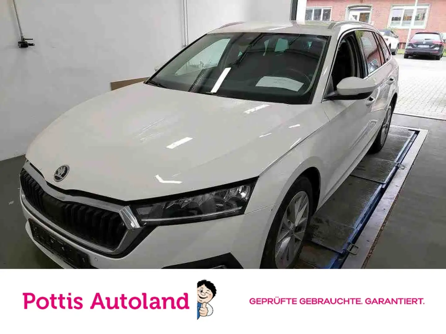 Skoda Octavia Combi 2.0 TDI STYLE AHK NAVI PDC SITZHZG Weiß - 1