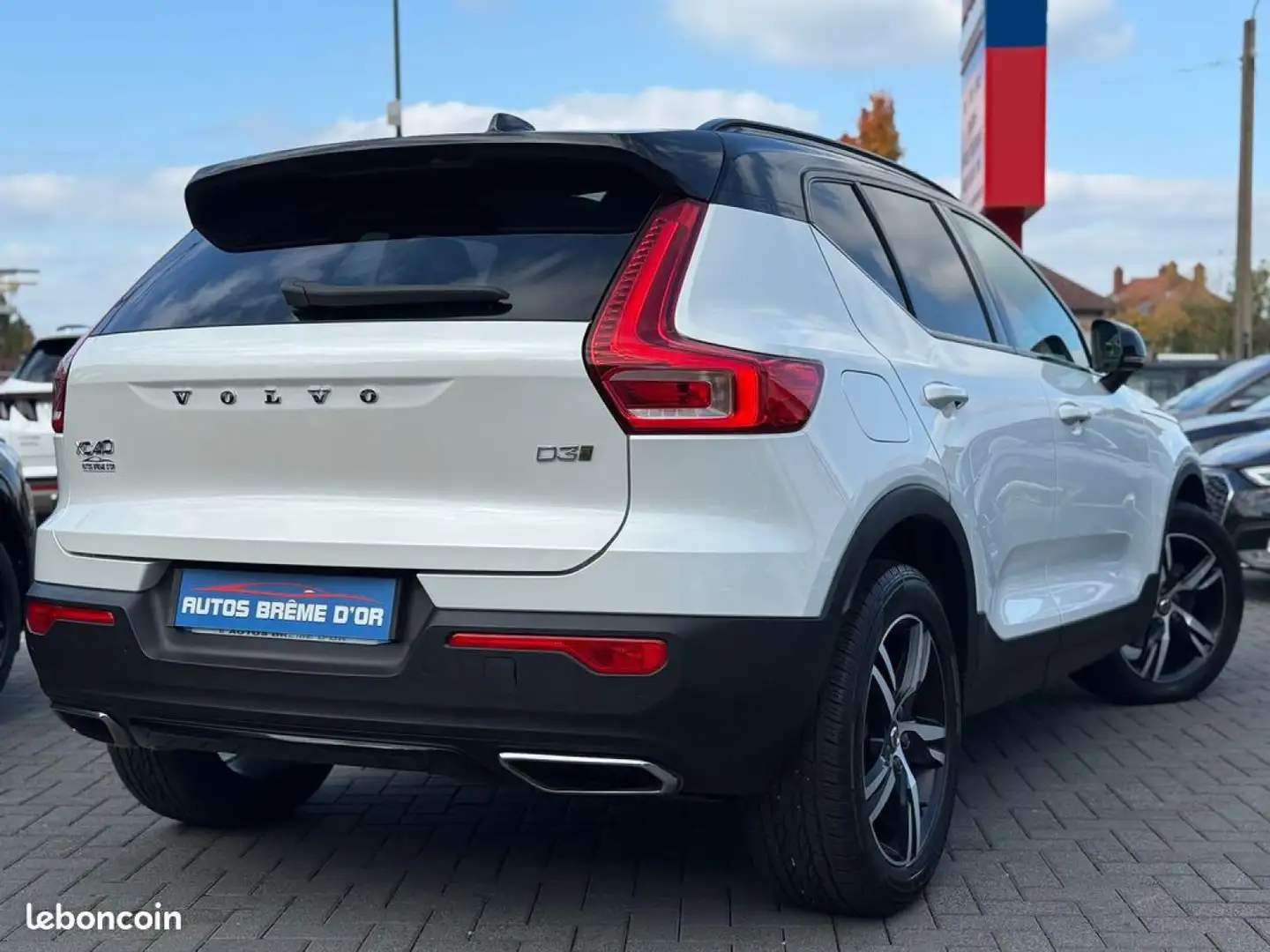 Volvo XC40 XC40 D3 AdBlue 150 ch Geartronic 8 R-Design Blanc - 2