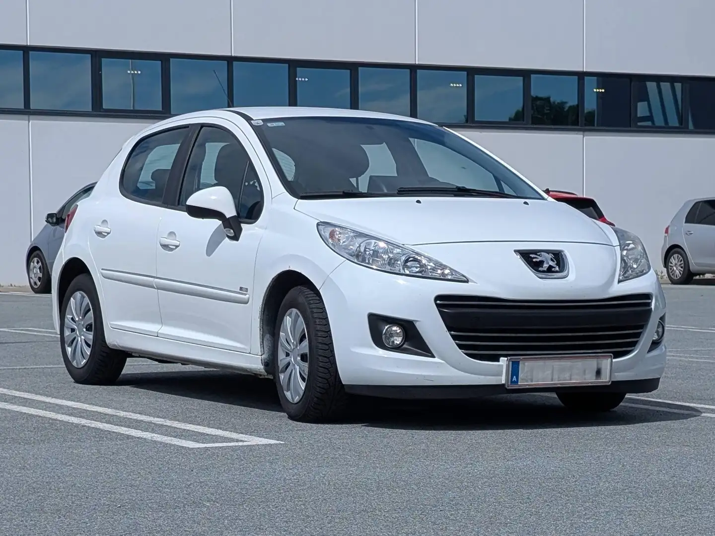 Peugeot 207 207 Active 1,6 HDi 90 Blue Lion FAP Active Blue Lion Weiß - 1