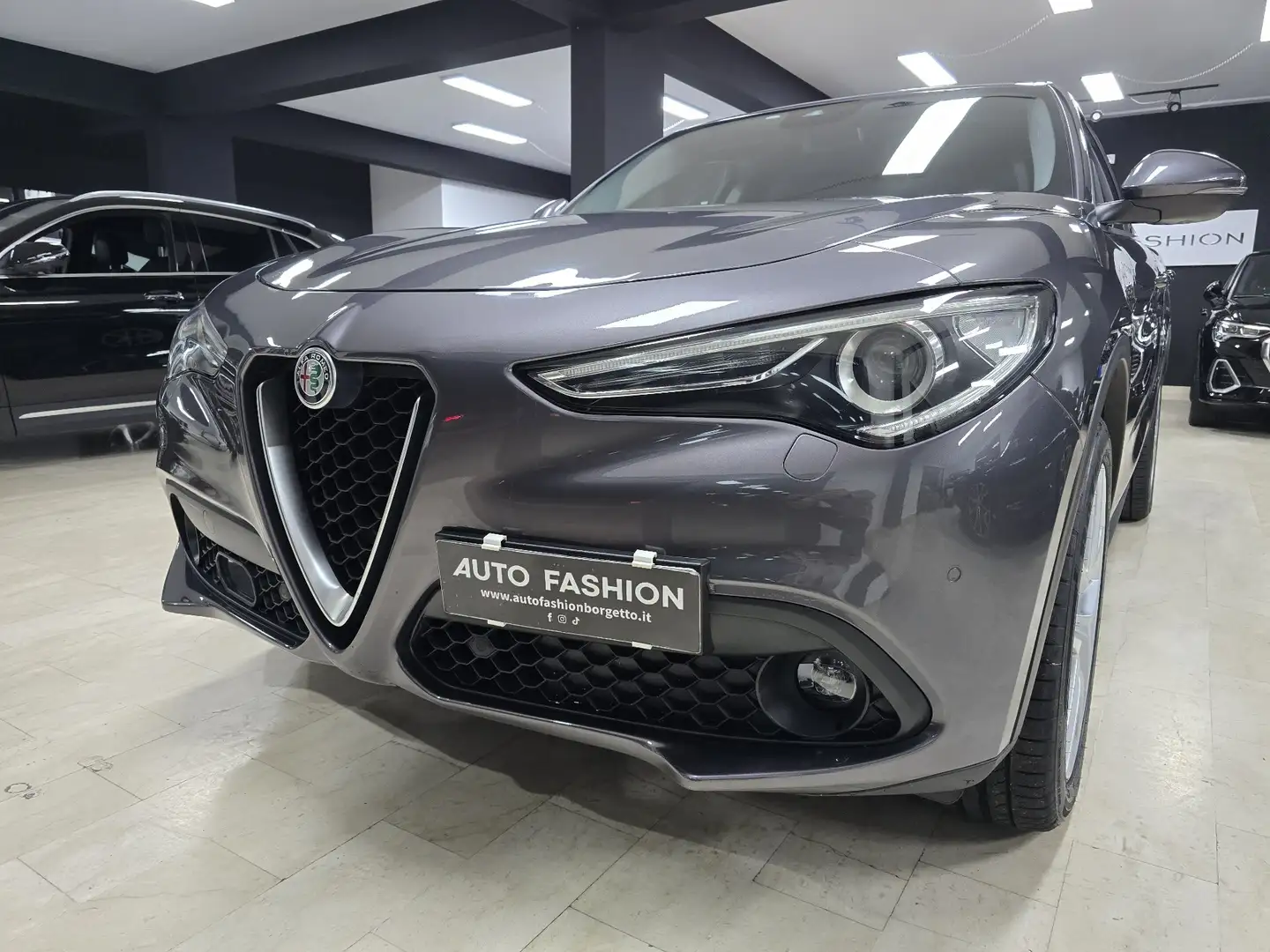 Alfa Romeo Stelvio Stelvio 2017 2.2 t Q4 Executive 210cv auto my19 Grigio - 2