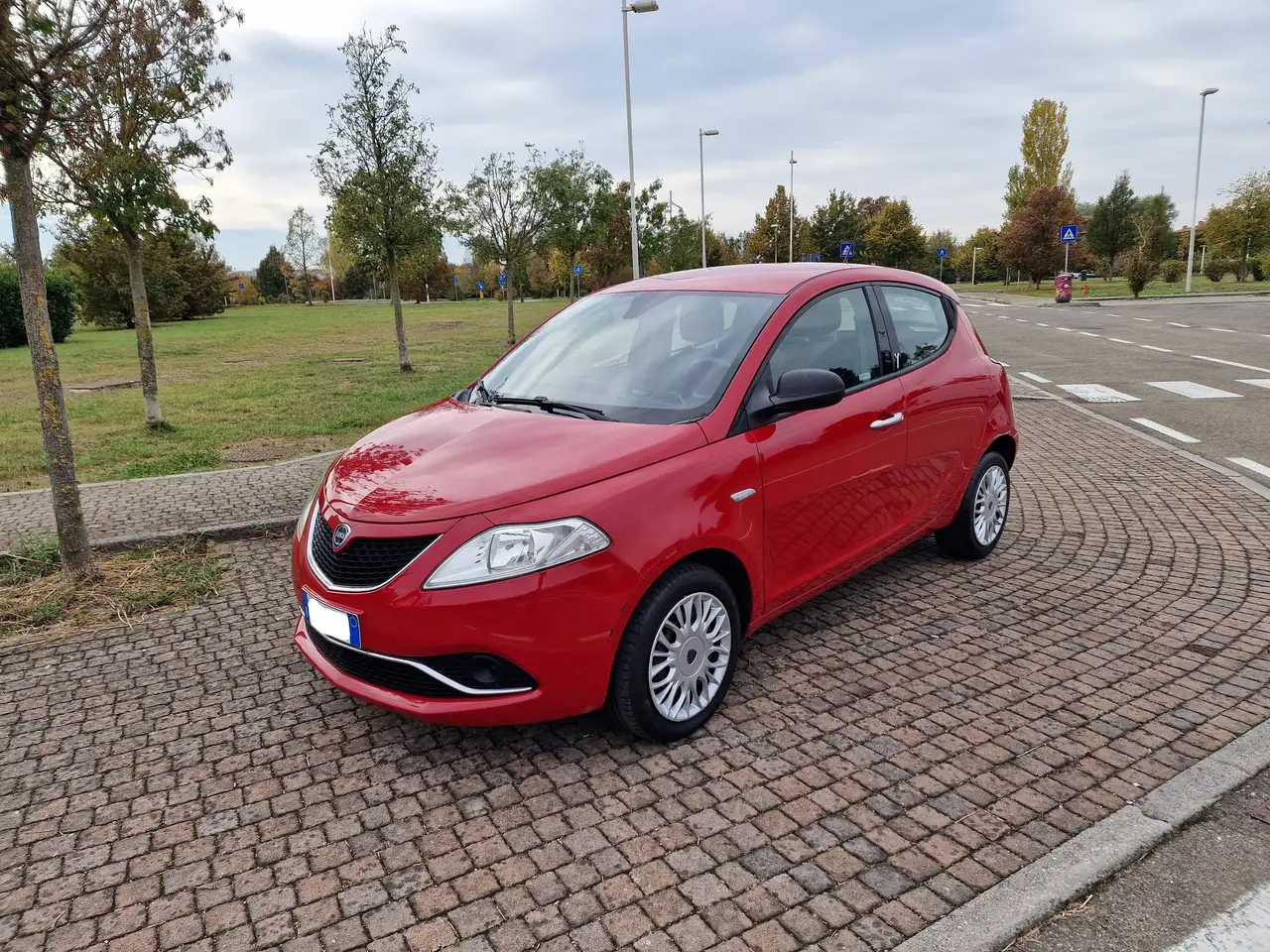 Lancia Ypsilon