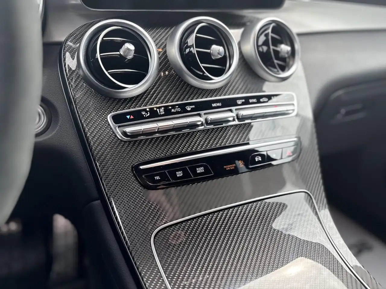 Mercedes-Benz GLC снимка Mercedes-Benz GLC