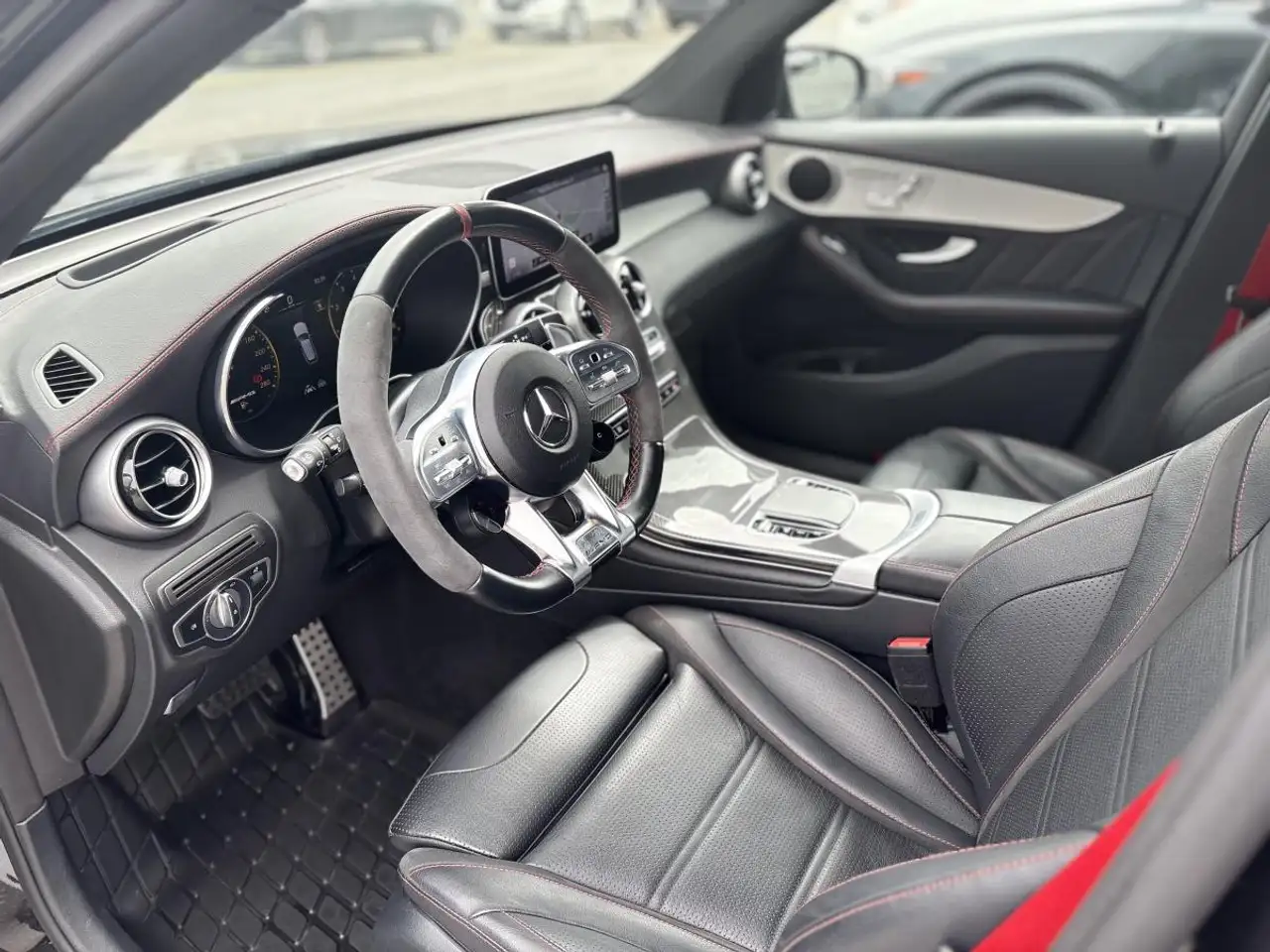 Mercedes-Benz GLC снимка Mercedes-Benz GLC