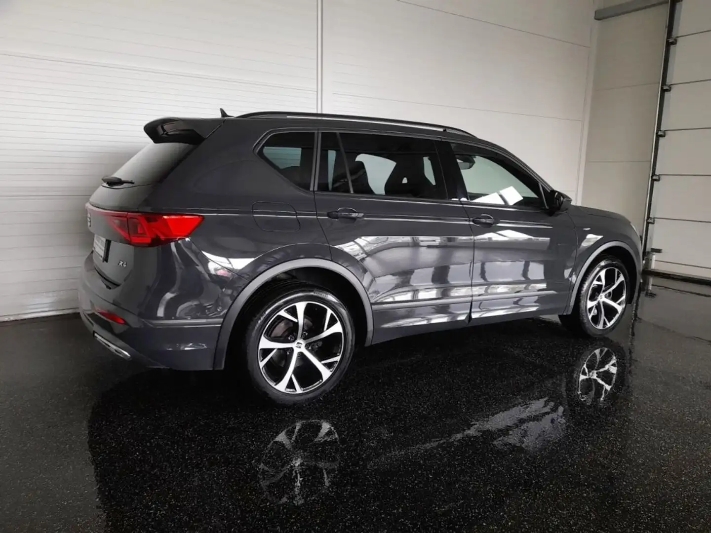 SEAT Tarraco FR-LINE 4x4 2,0 TDI DSG *VOLL-LED / VIRTUELL / 19 ZOLL / NAVI / AHV & KAMERA / MEMORY / ACC / BEATS* Grau - 2