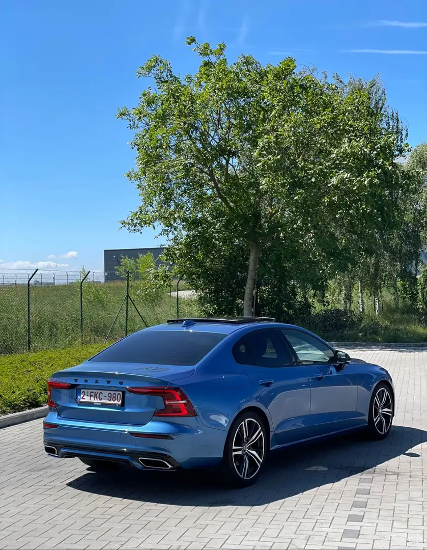 Volvo S60 2.0 T4 Momentum Pro Geartronic Blauw - 2
