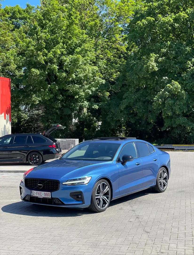 Volvo S60 2.0 T4 Momentum Pro Geartronic Blauw - 1