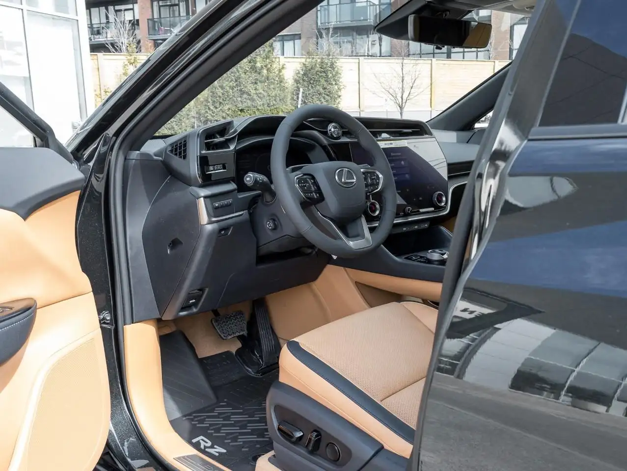 Lexus RZ снимка Lexus RZ